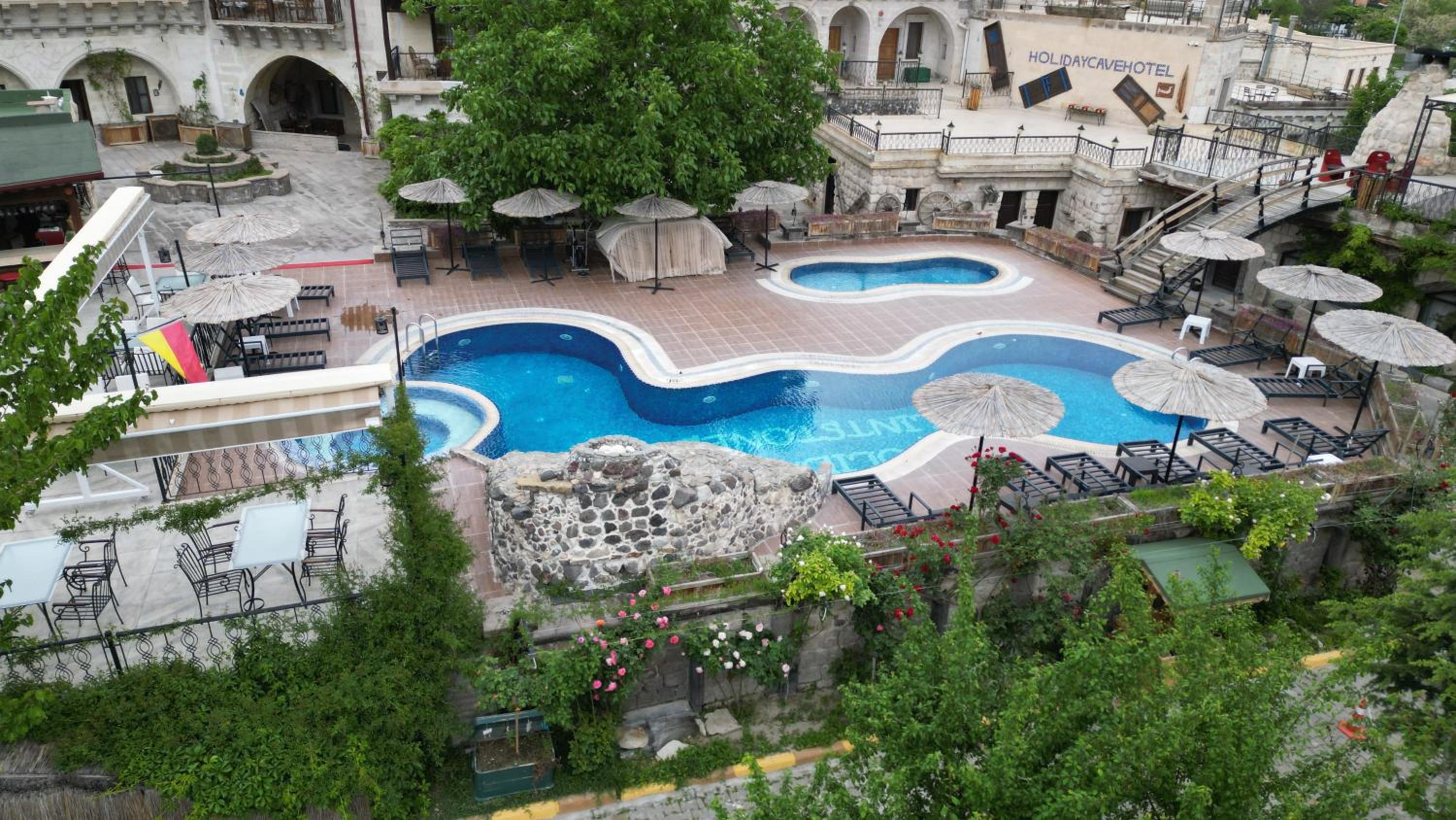 Holiday Cave Hotel - Image 220