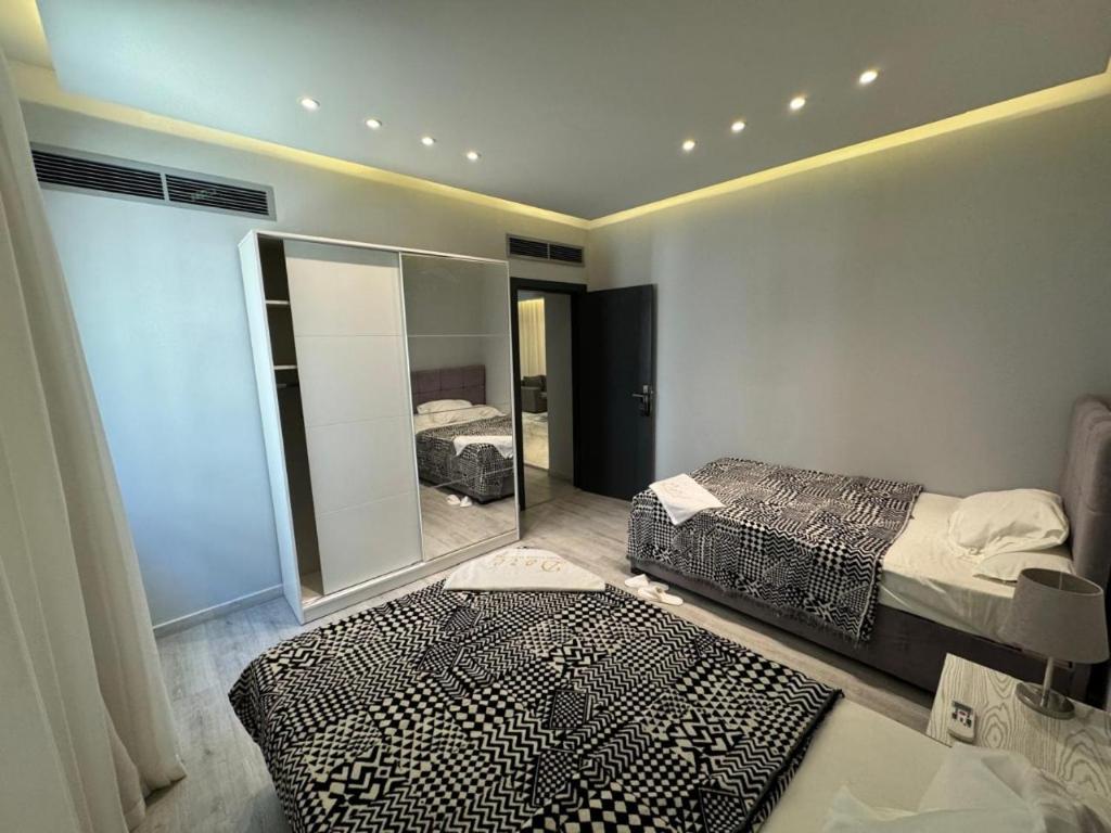 Apartment for rent At lake view New cairo view 3