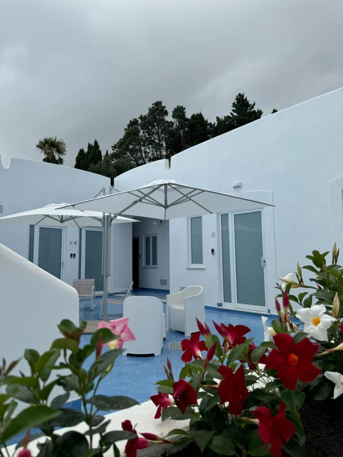 Omare Apartments