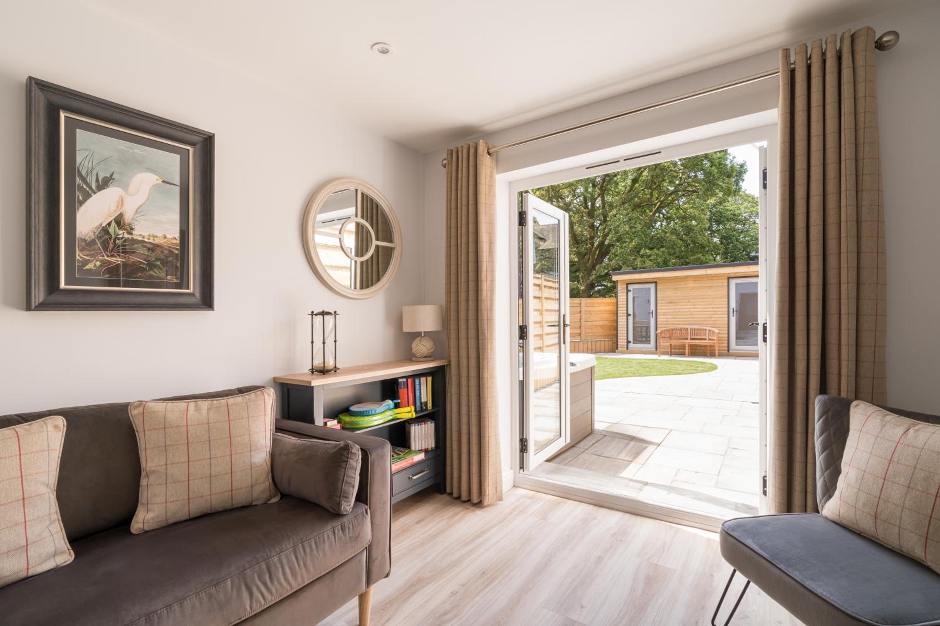 Upper Oak House view 4