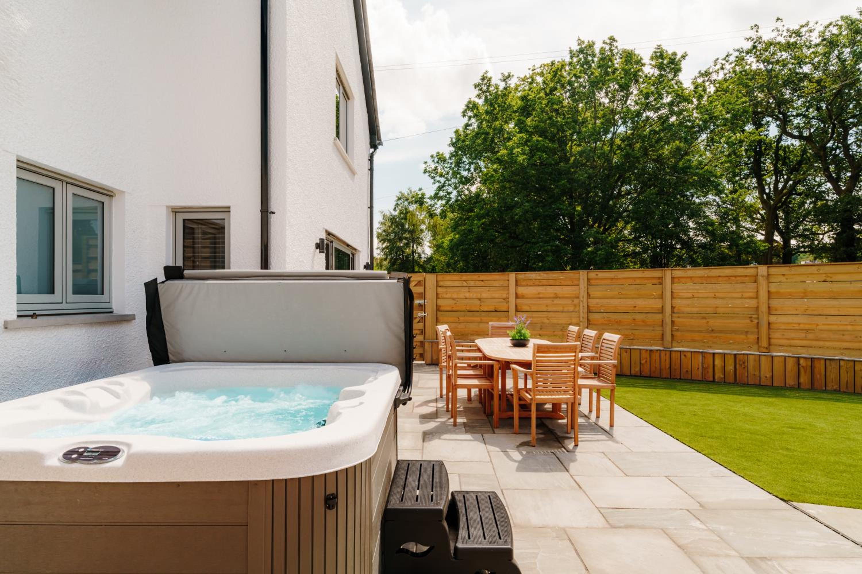 Upper Oak House view 2