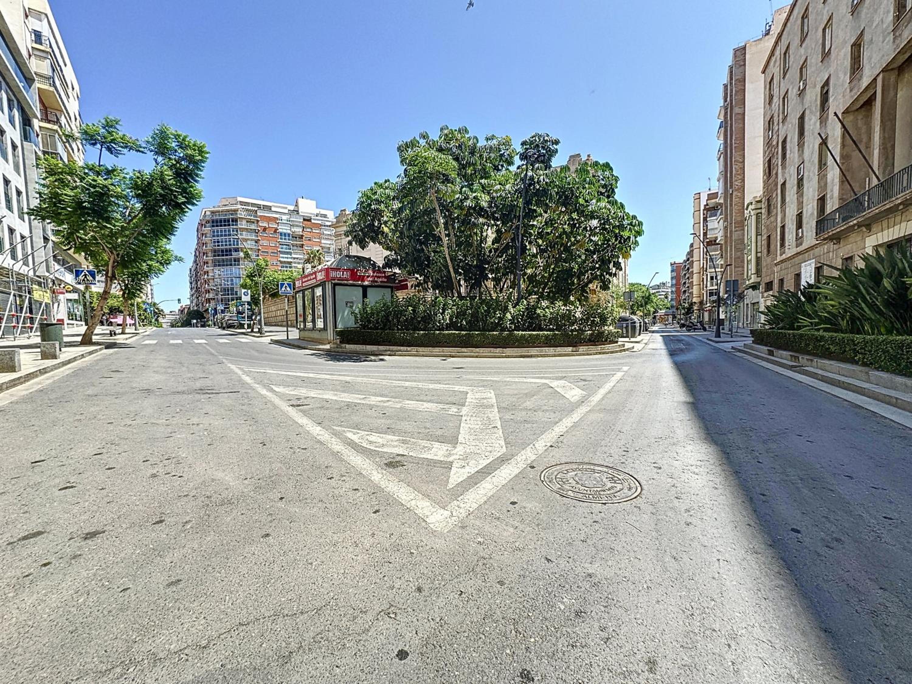 Apartamento 4 dormitorios Parking incluido.