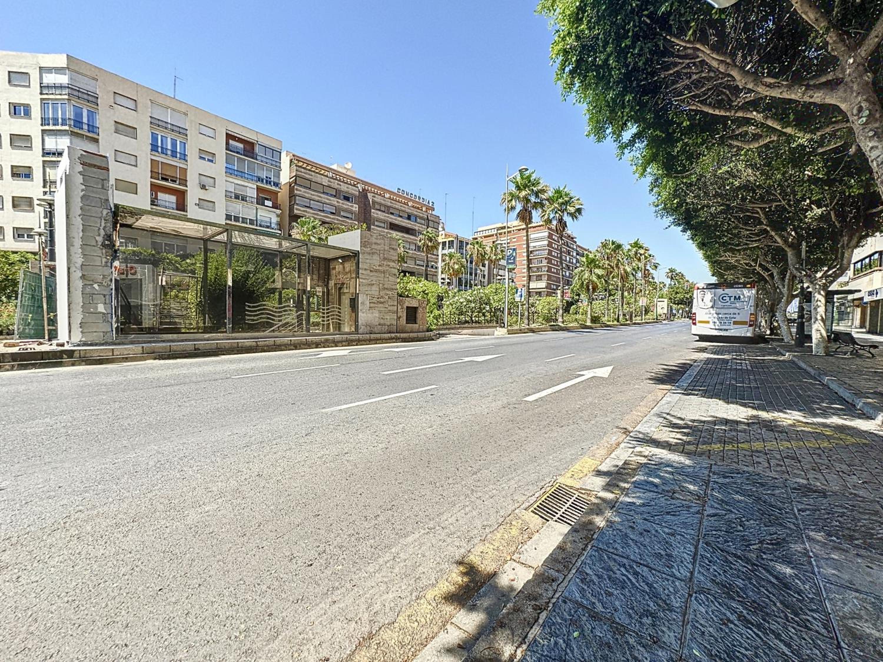 Apartamento 4 dormitorios Parking incluido.