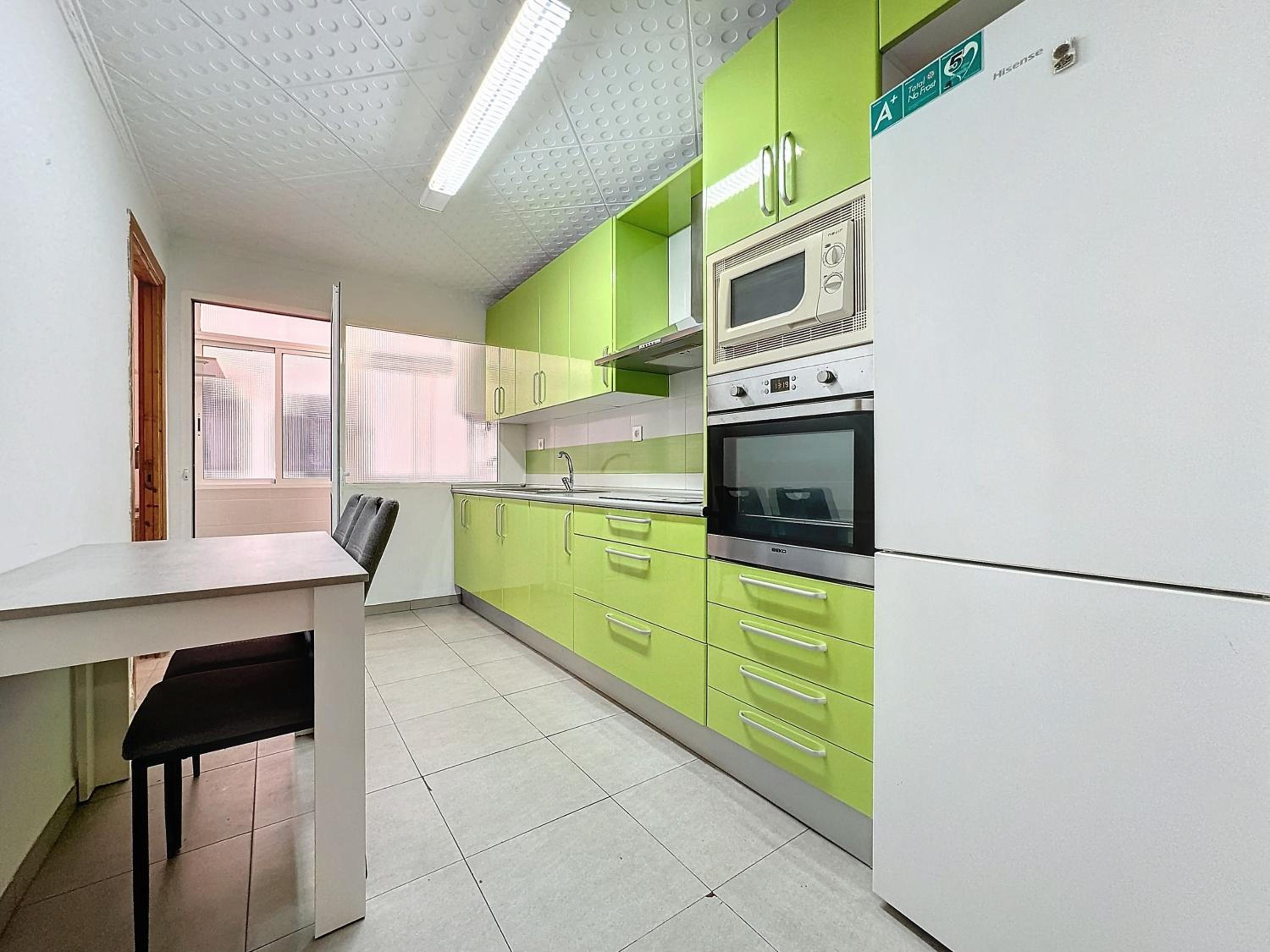 Apartamento 4 dormitorios Parking incluido.