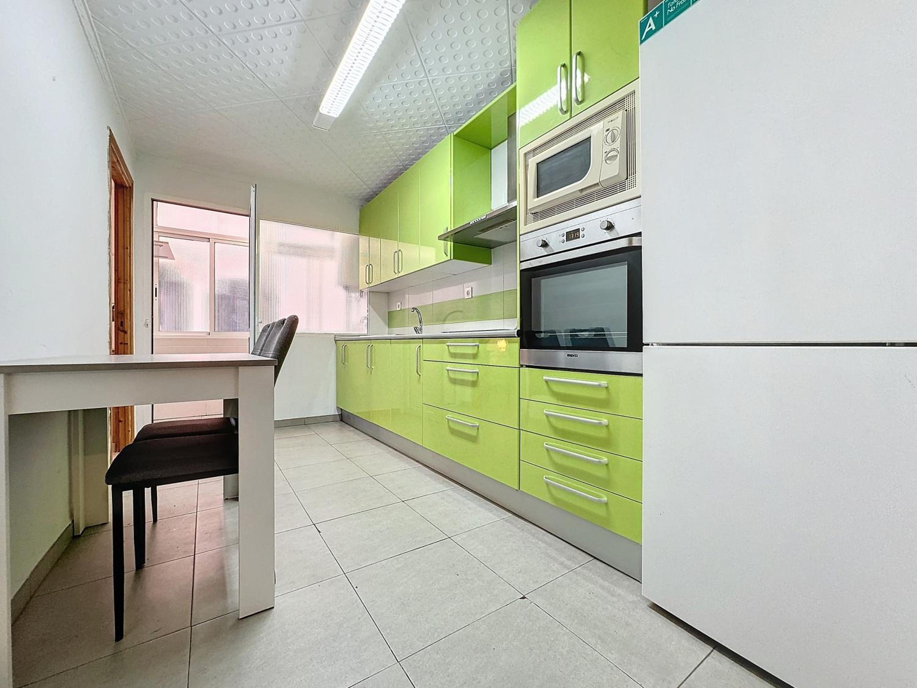Apartamento 4 dormitorios Parking incluido.