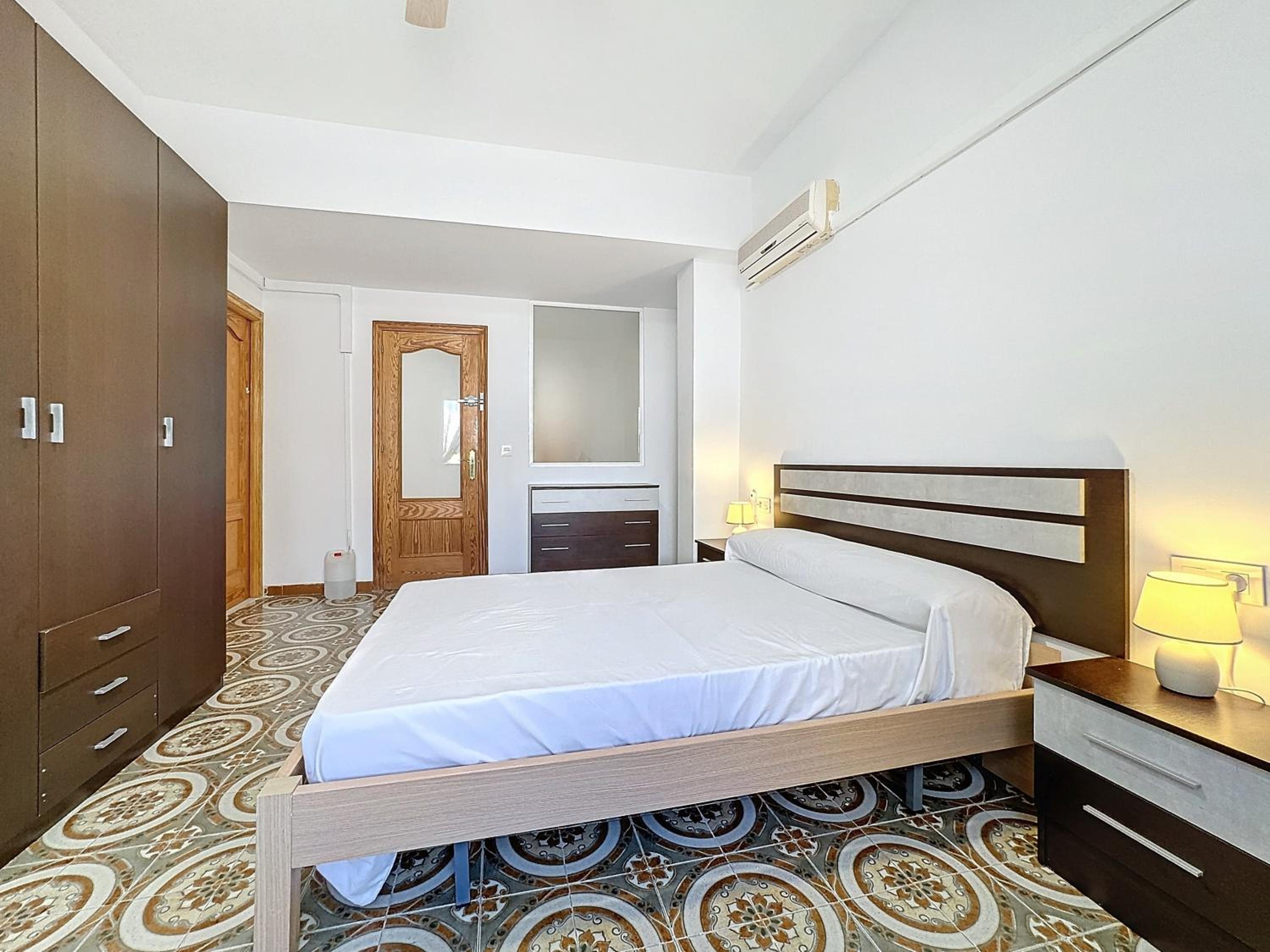 Apartamento 4 dormitorios Parking incluido.