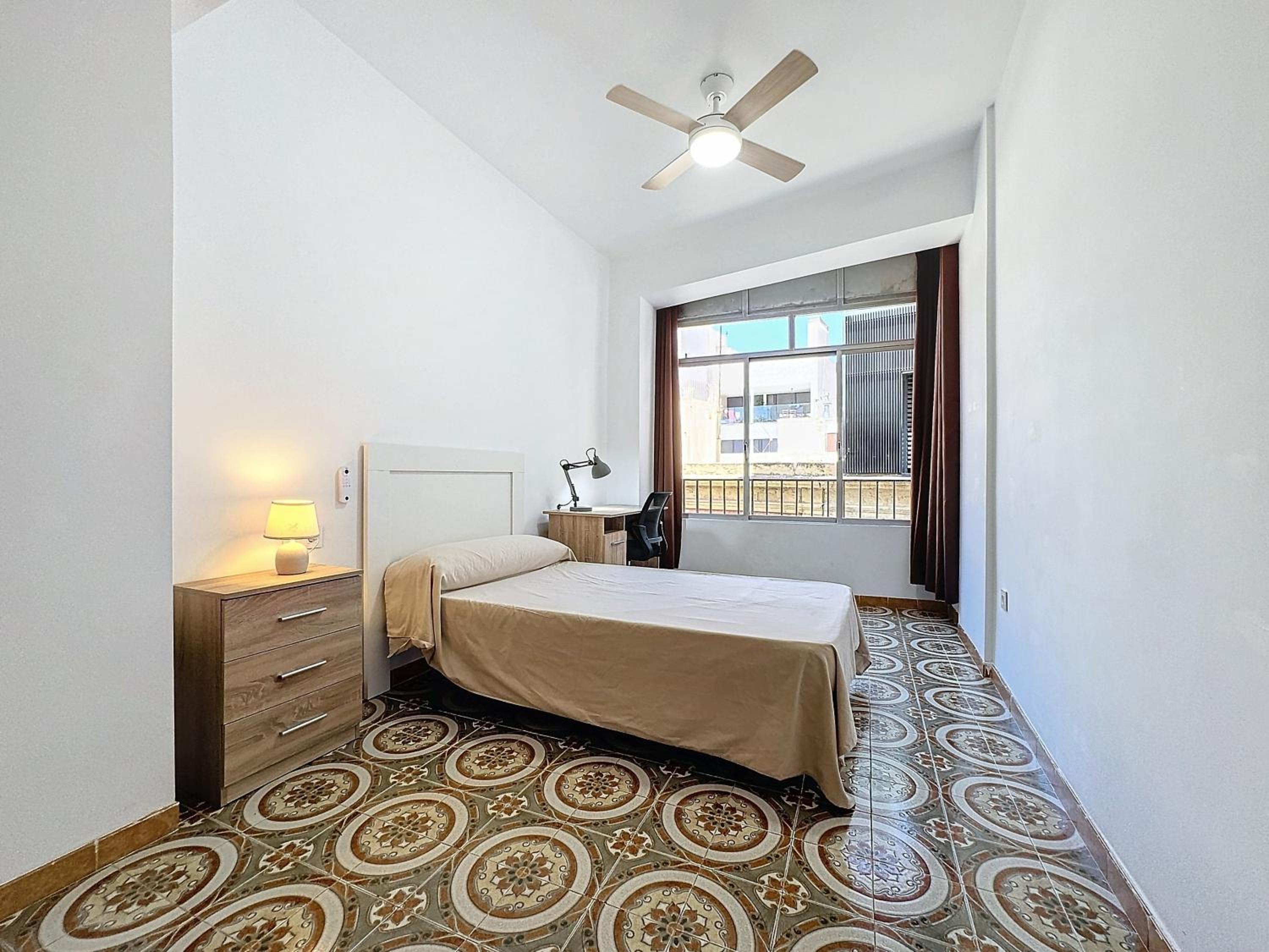 Apartamento 4 dormitorios Parking incluido.
