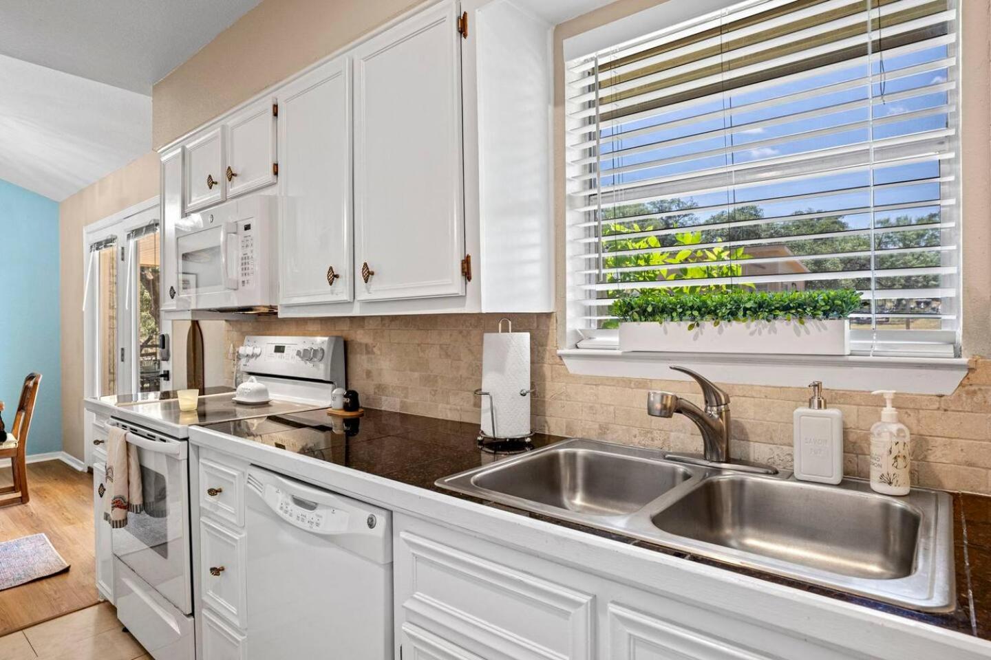 Marble Falls Vacations - Lake LBJ Pet Friendly Home - Property Image 24