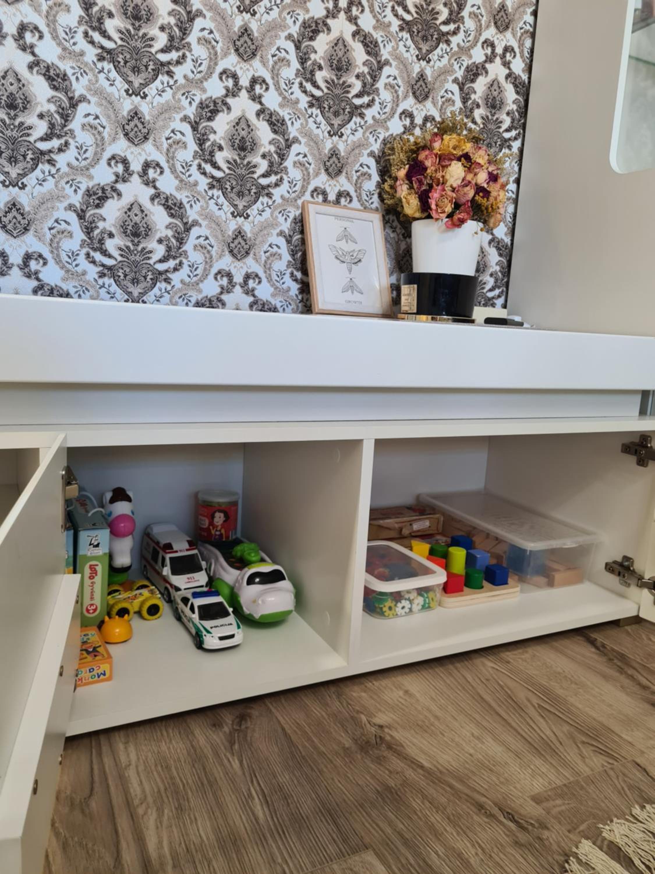 Butterfly apartment