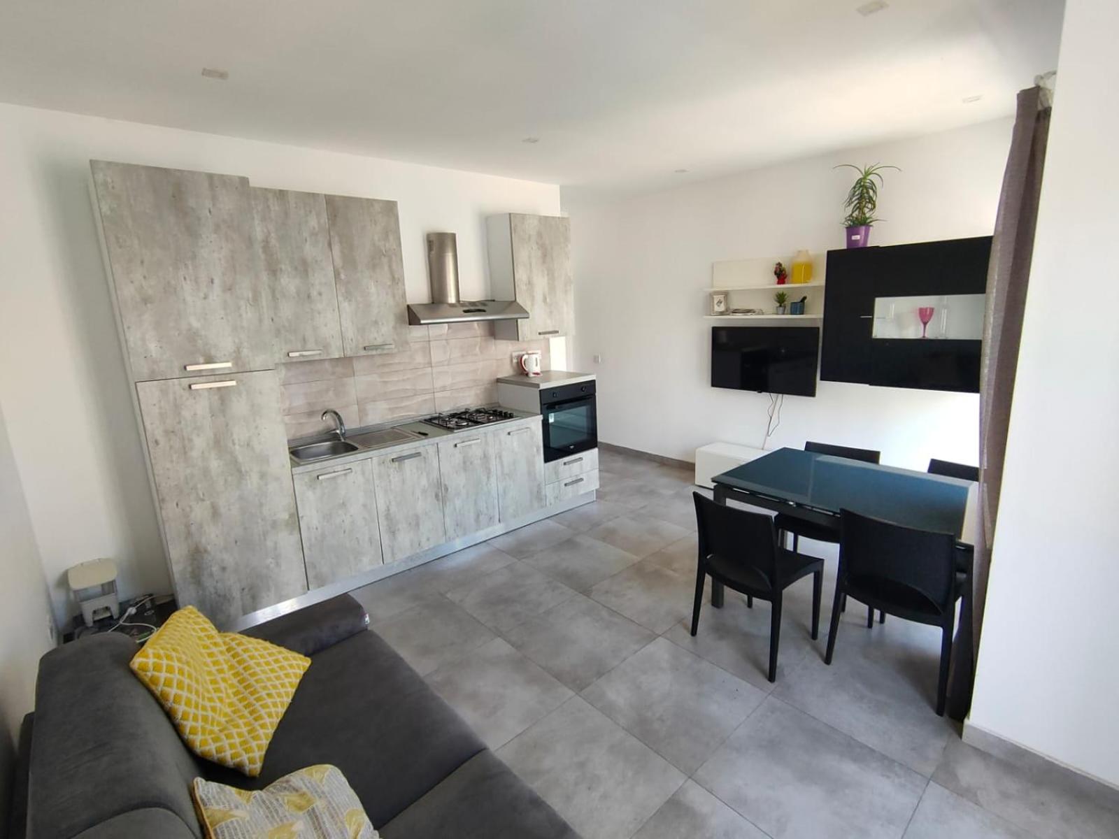 Cosy Seaside APT, 200m from the Seafront view 2