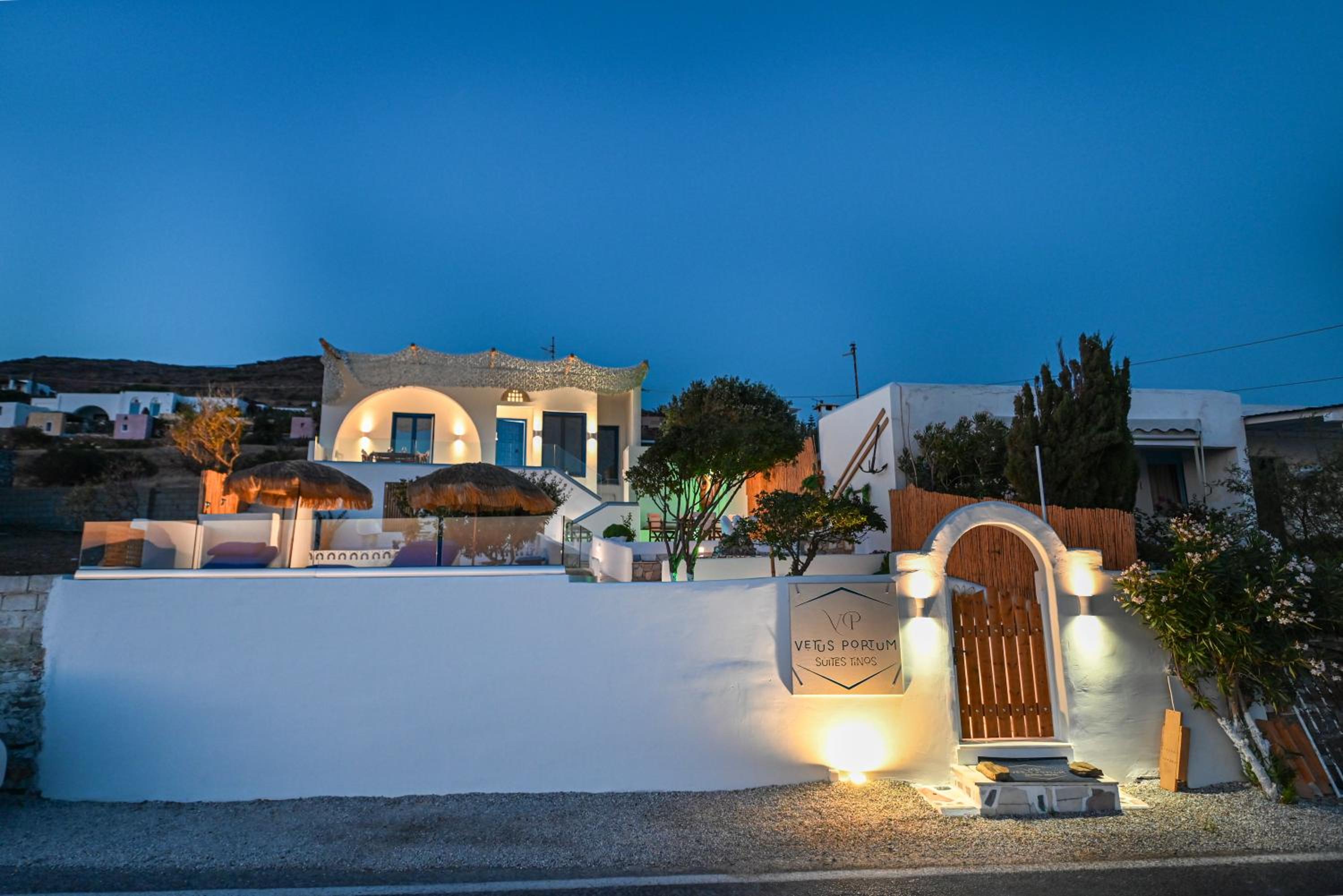 VETUS PORTUM SUITES TINOs view 3