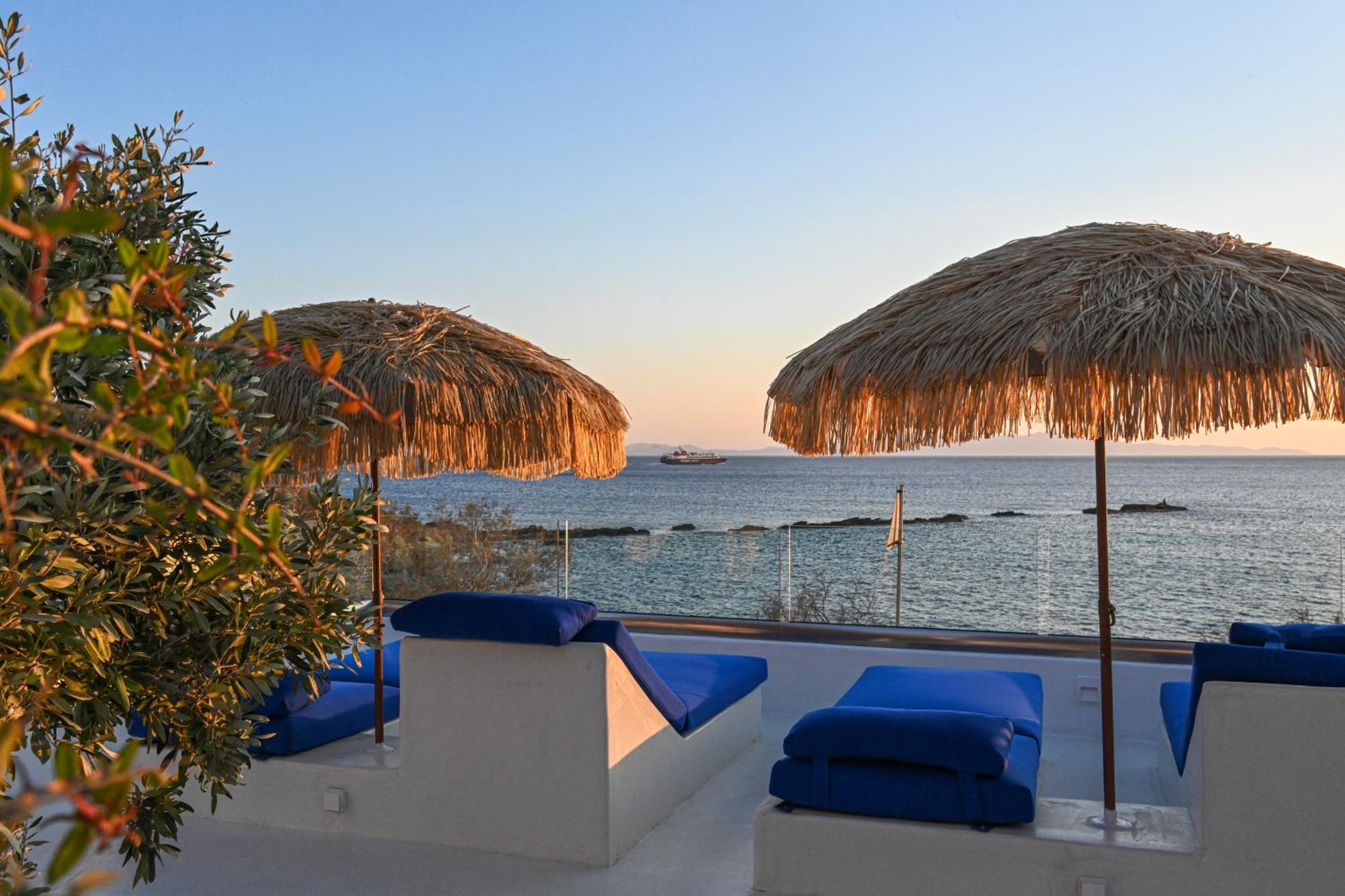 VETUS PORTUM SUITES TINOs view 2