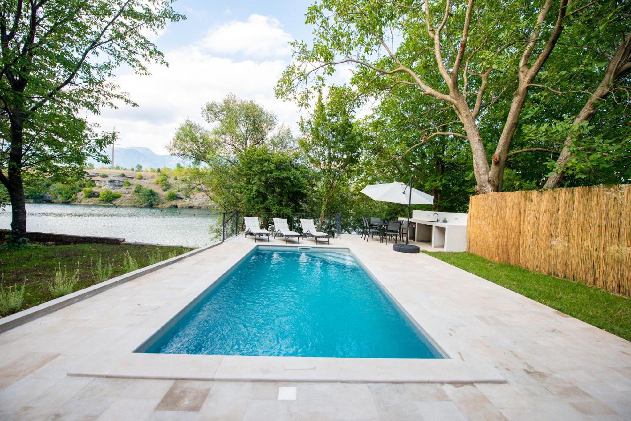 LAKE HOUSE ŠUMICA, Mostar