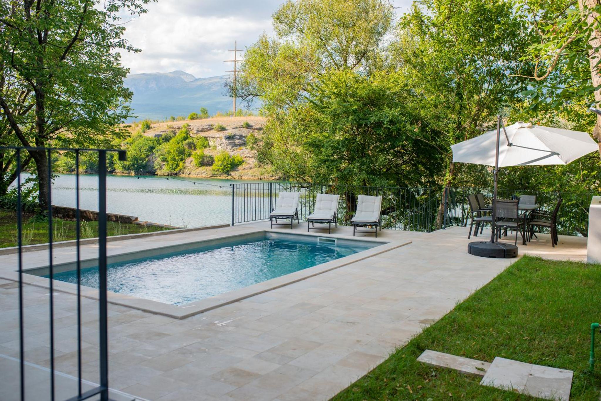 LAKE HOUSE ŠUMICA, Mostar