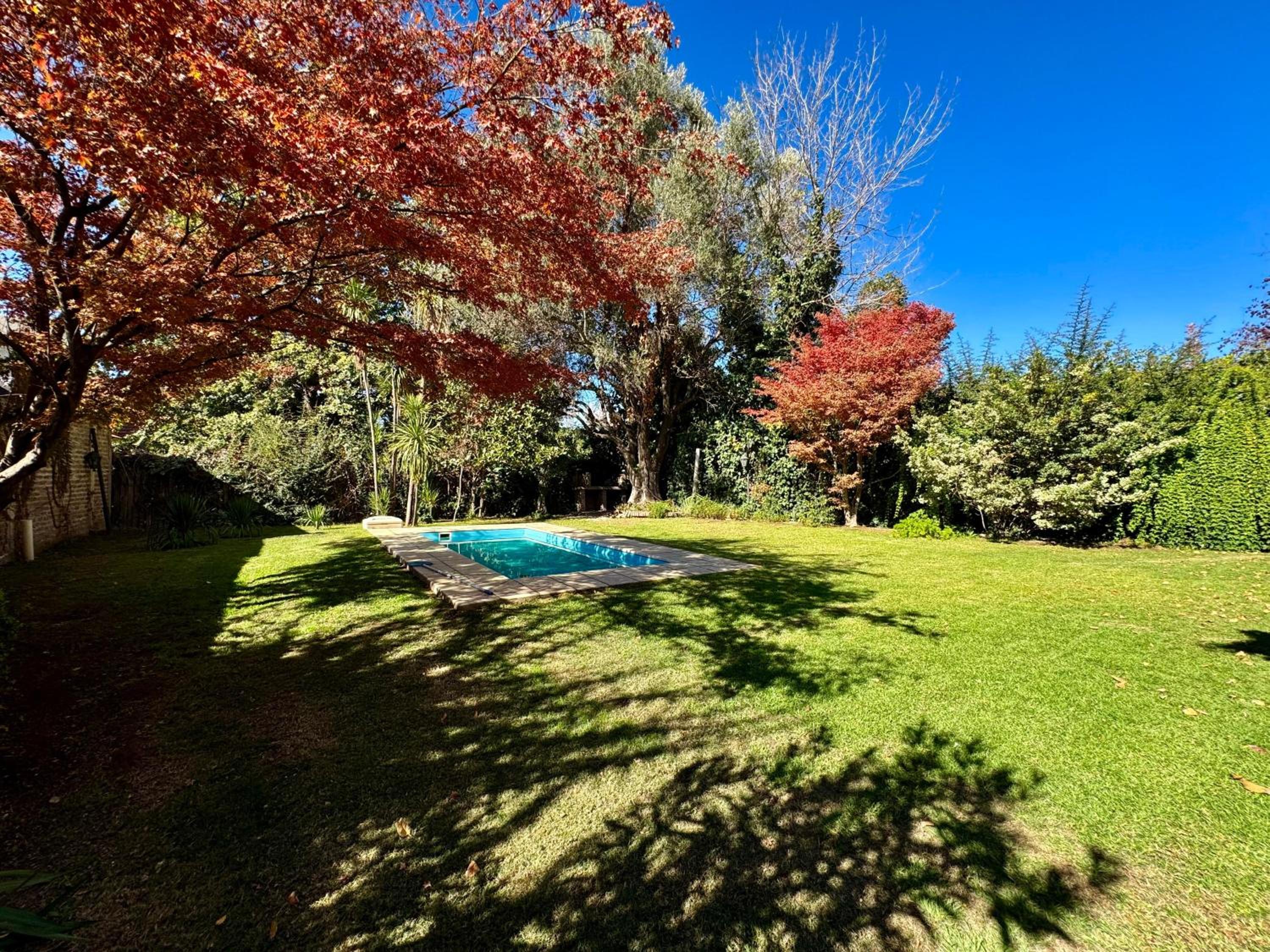 Olive Tree House with Pool Table and Swimming Pool