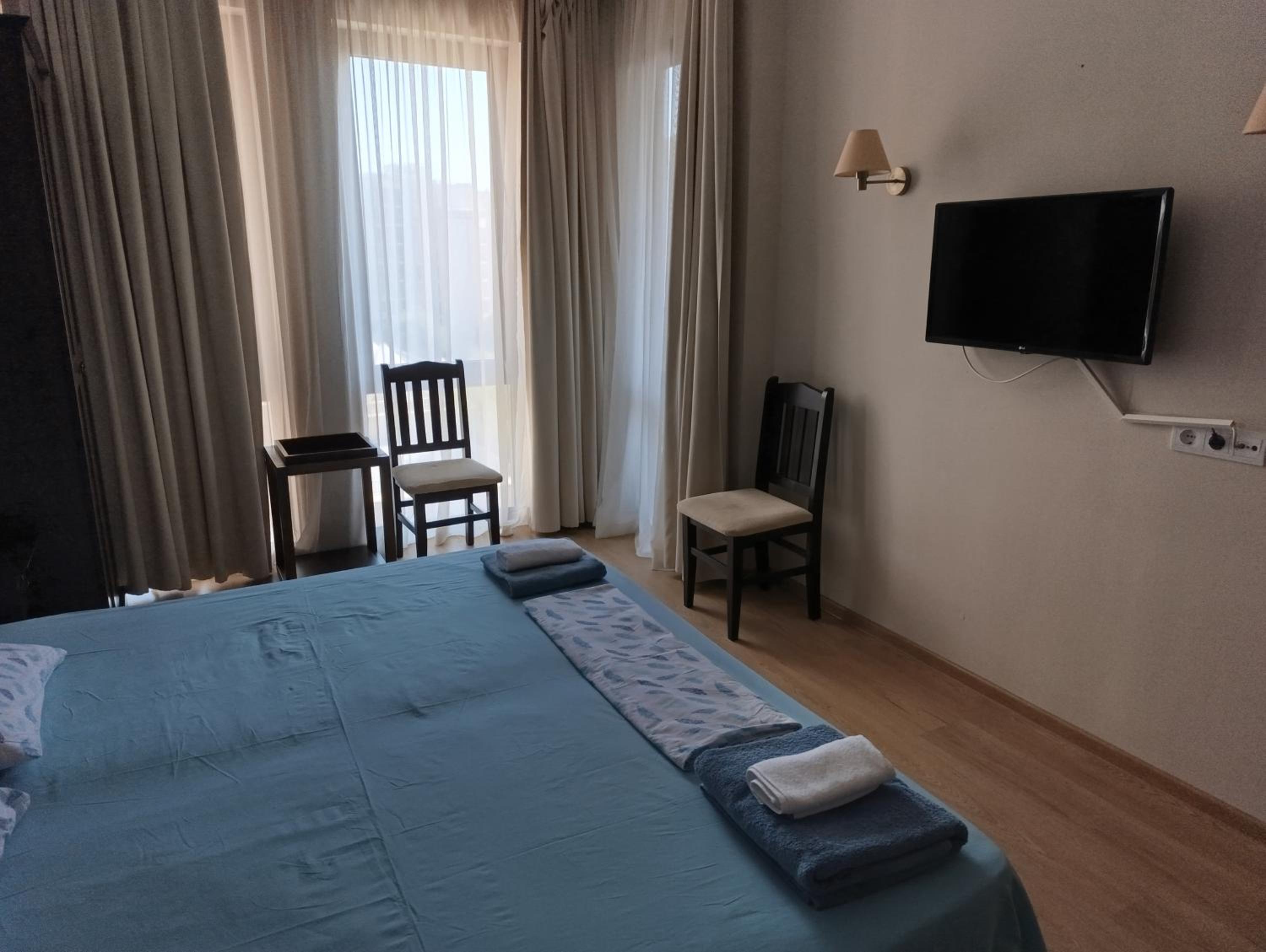 Reina Apart Barcelo Beach