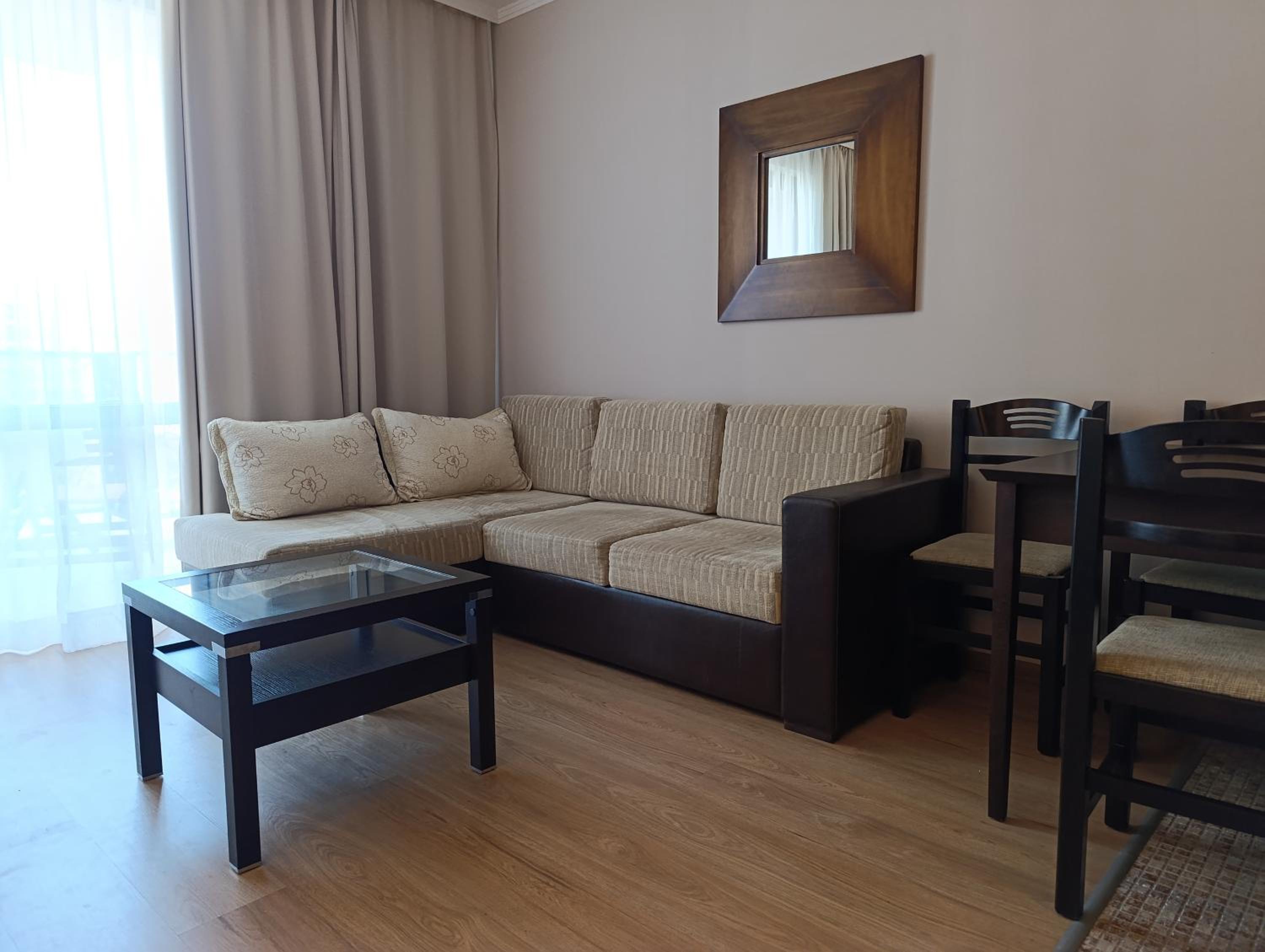 Reina Apart Barcelo Beach