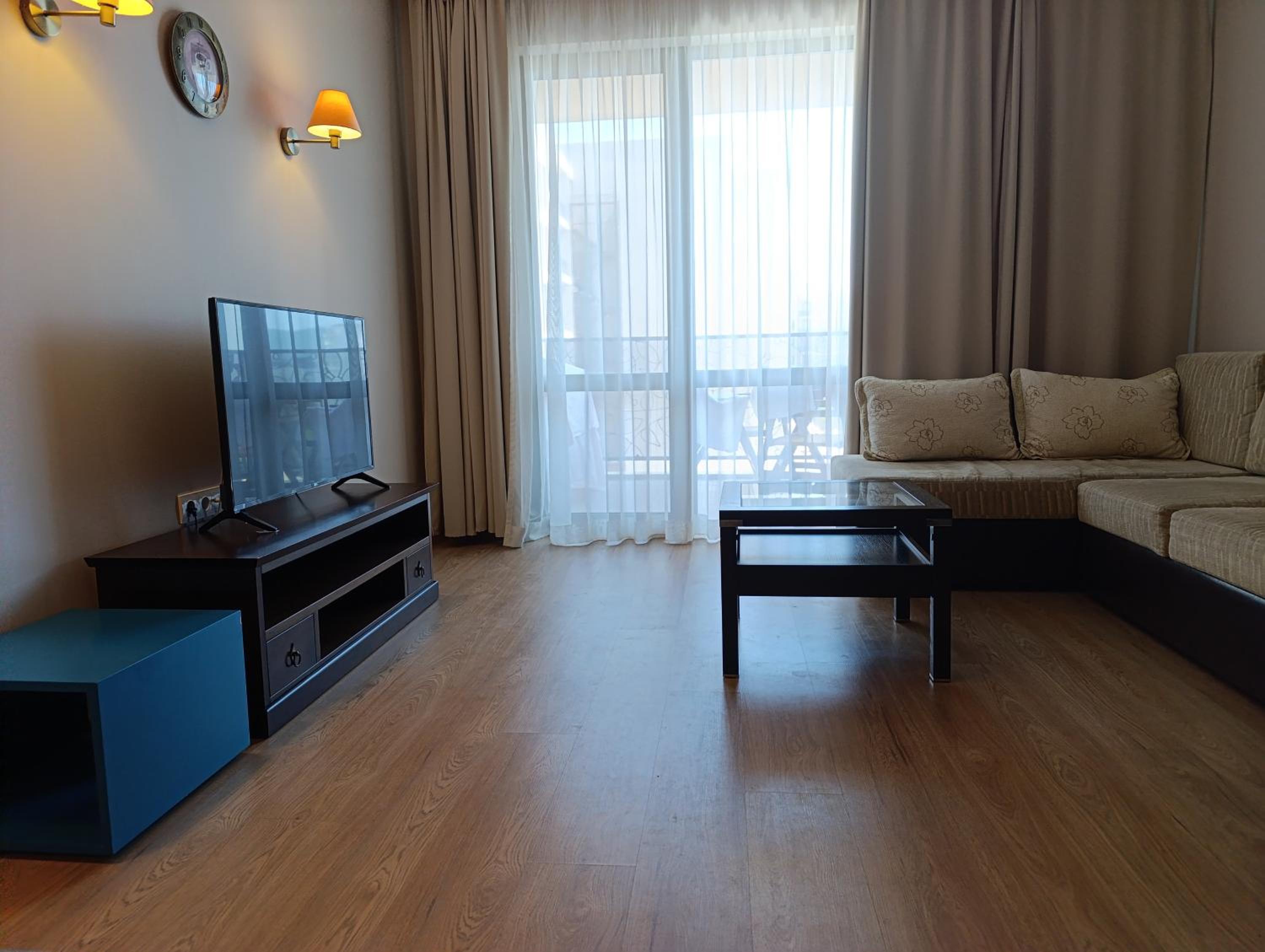 Reina Apart Barcelo Beach
