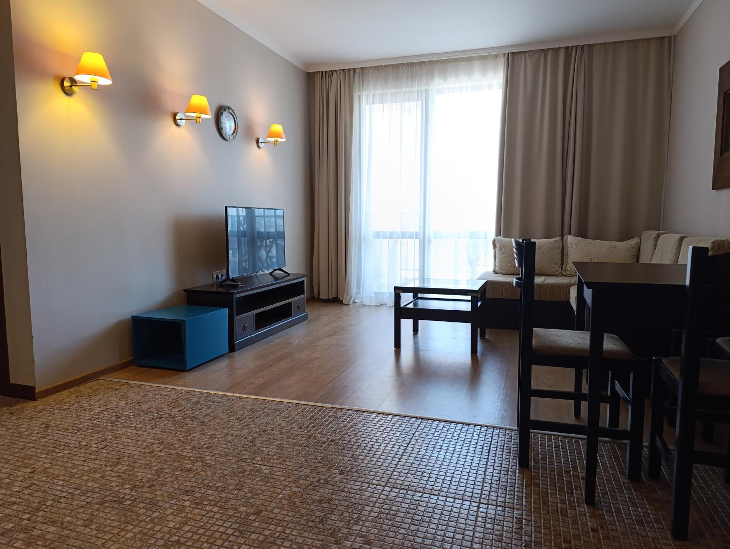 Reina Apart Barcelo Beach