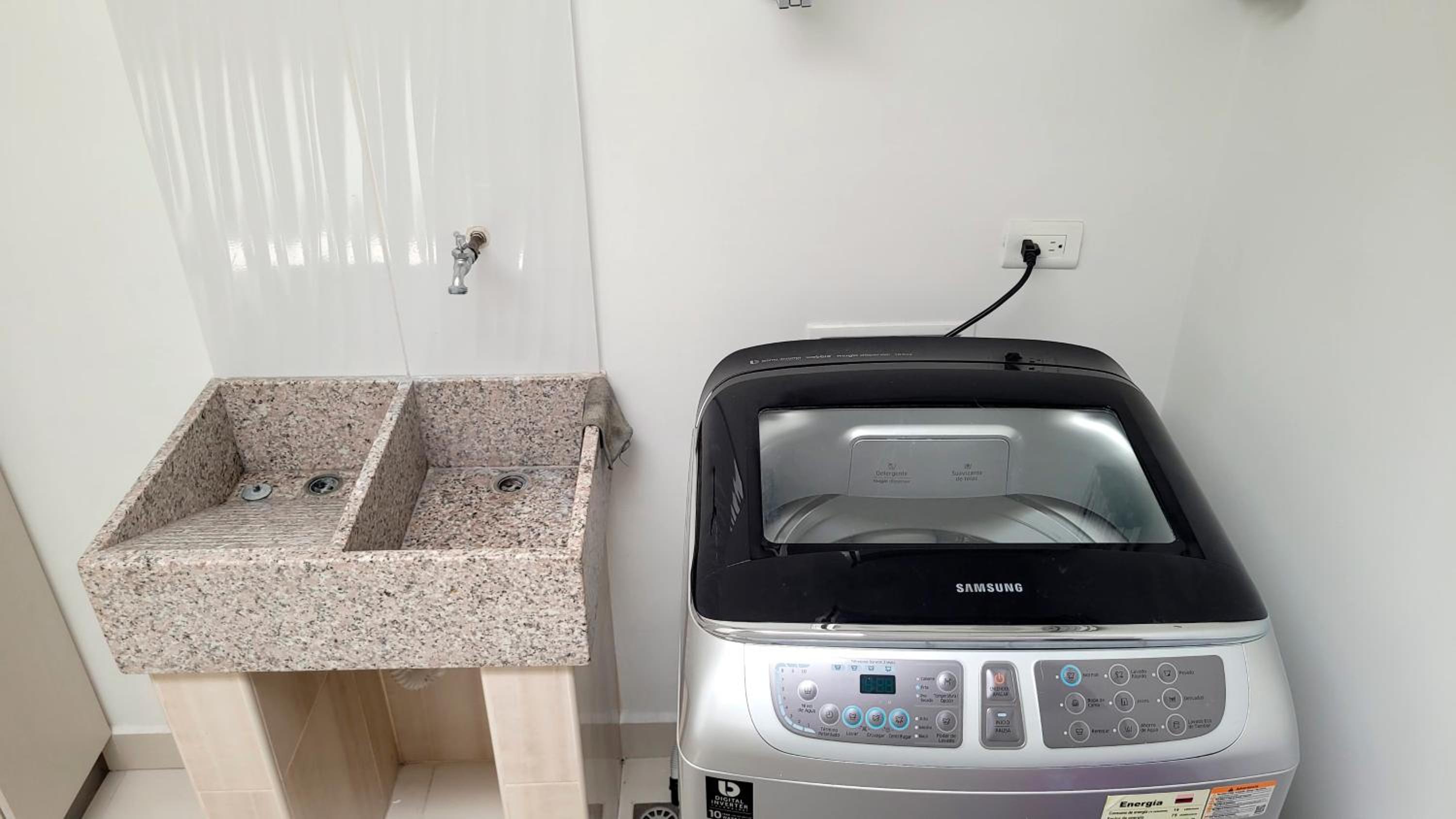 Apartaestudio en el Corazon de Laureles, Medellin