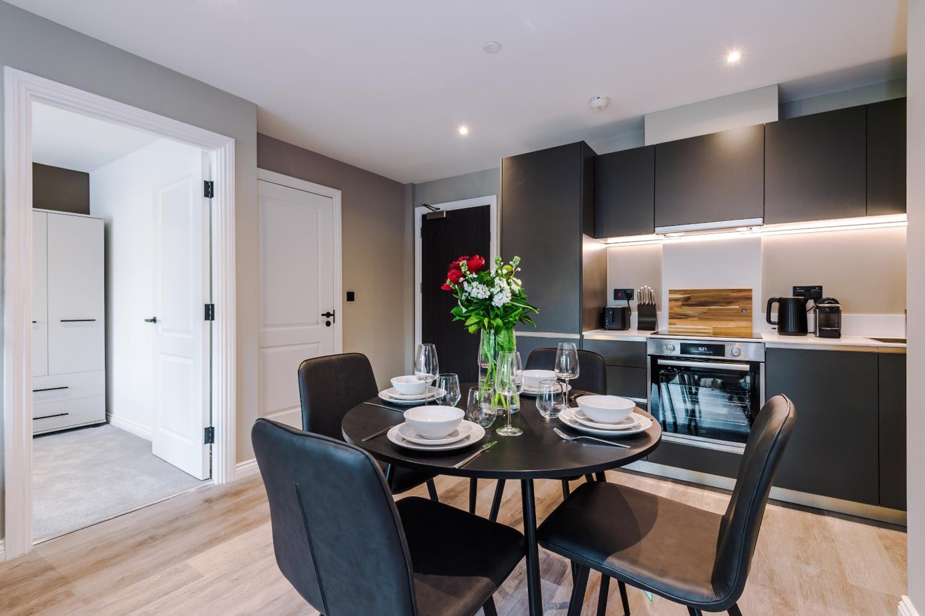 High Spec 2 Bed Flat - Leeds City Centre view 5