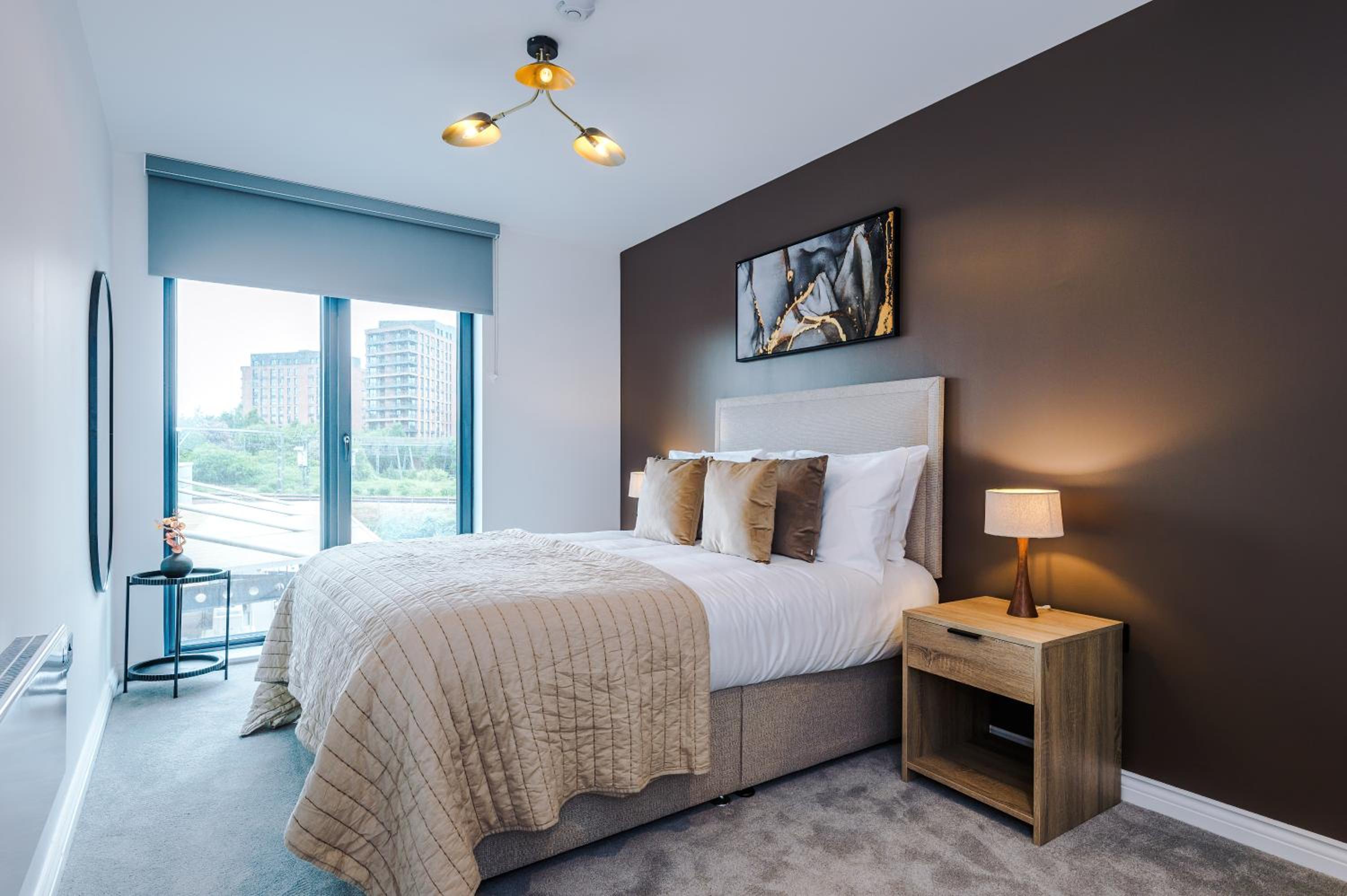 High Spec 2 Bed Flat - Leeds City Centre view 3