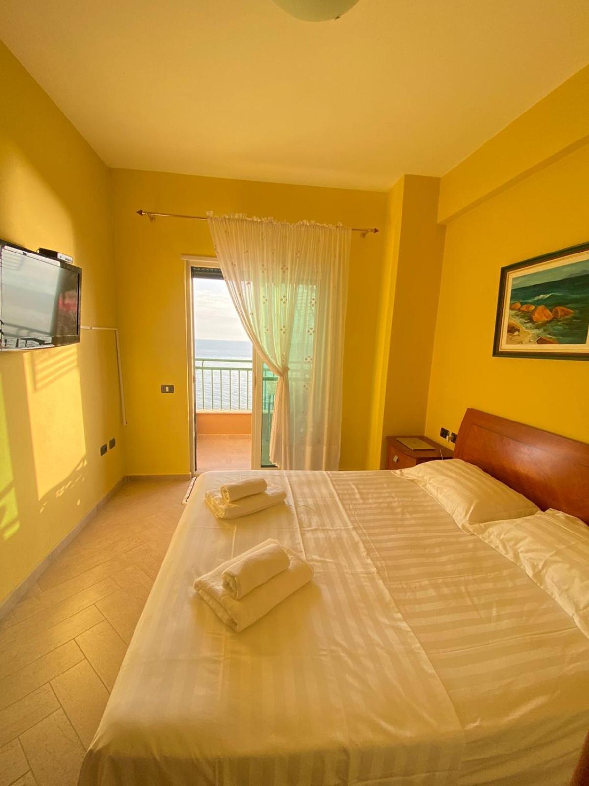 Sunset Serenity Apartment