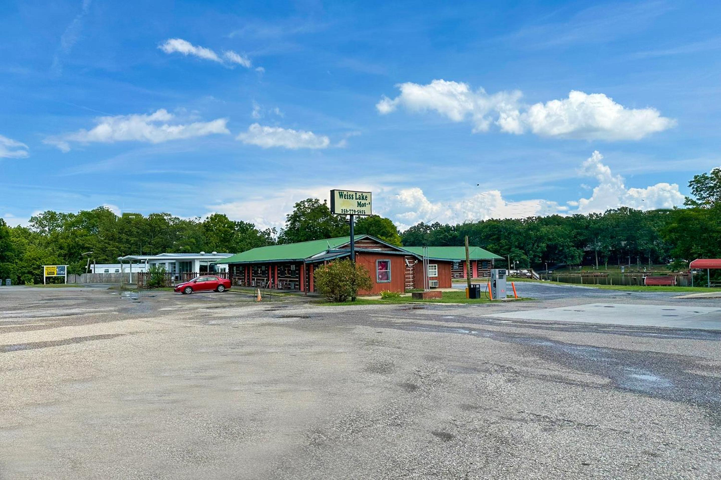 Weiss Lake Motel By OYO Cedar Bluff view 2