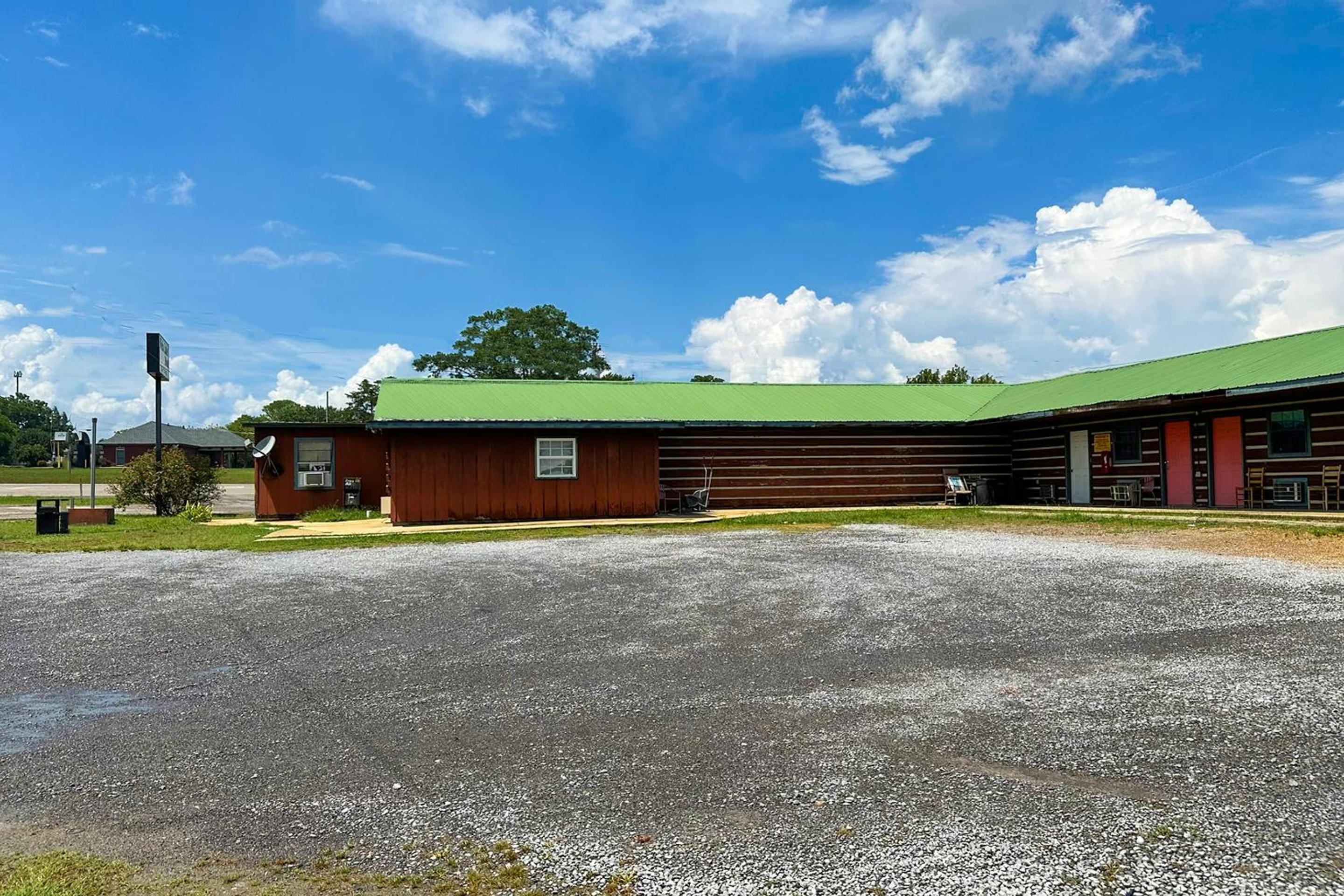 Weiss Lake Motel By OYO Cedar Bluff view 5