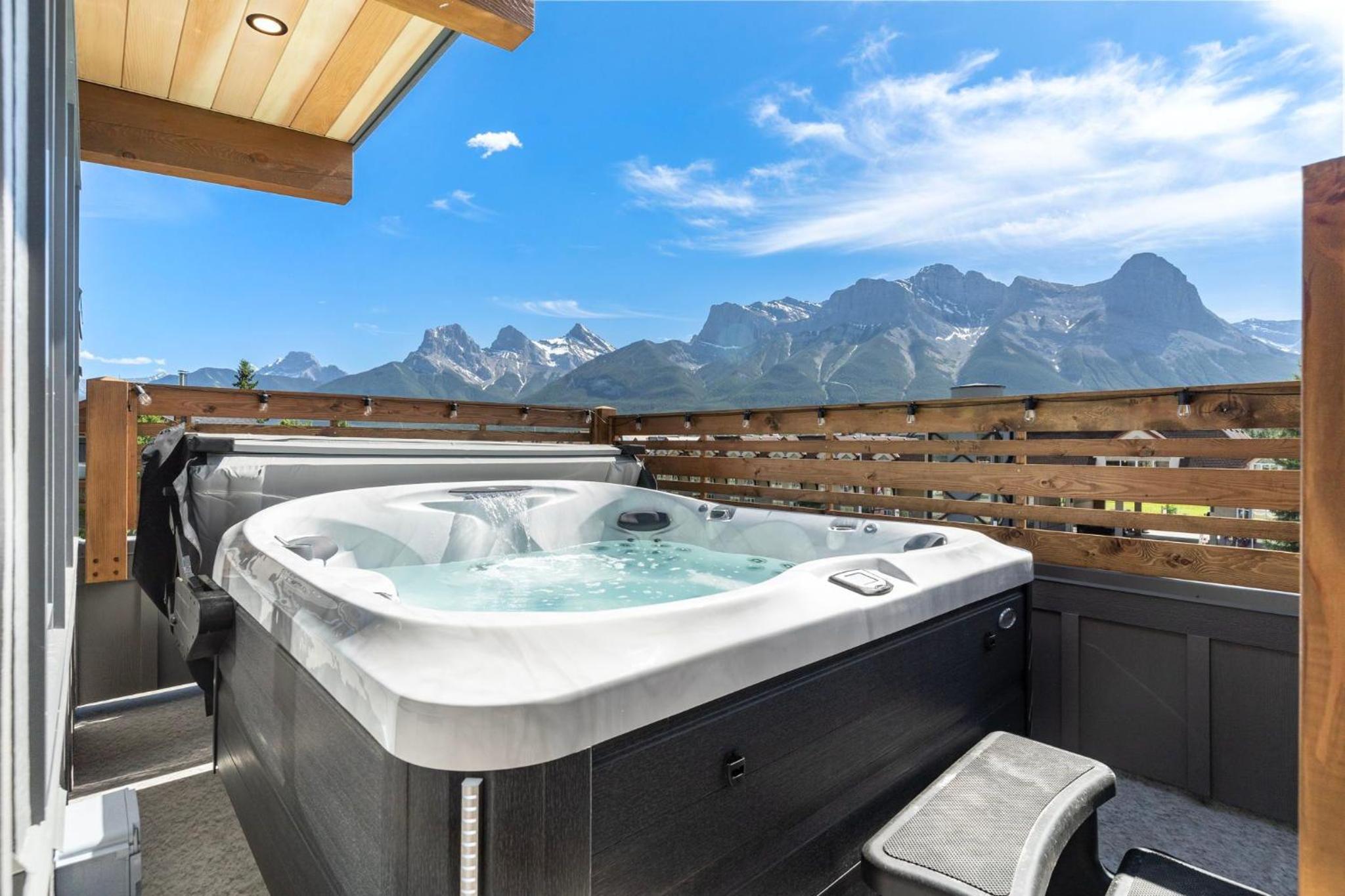 Luxe Retreat by Canadian Rockies Vacation Rentals