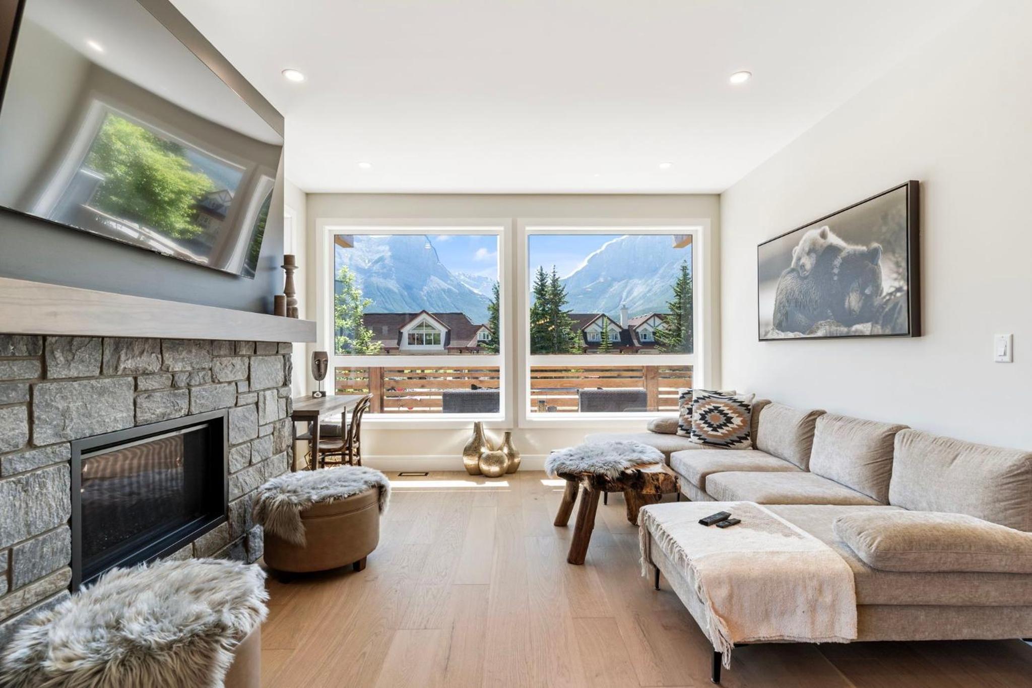 Luxe Retreat by Canadian Rockies Vacation Rentals