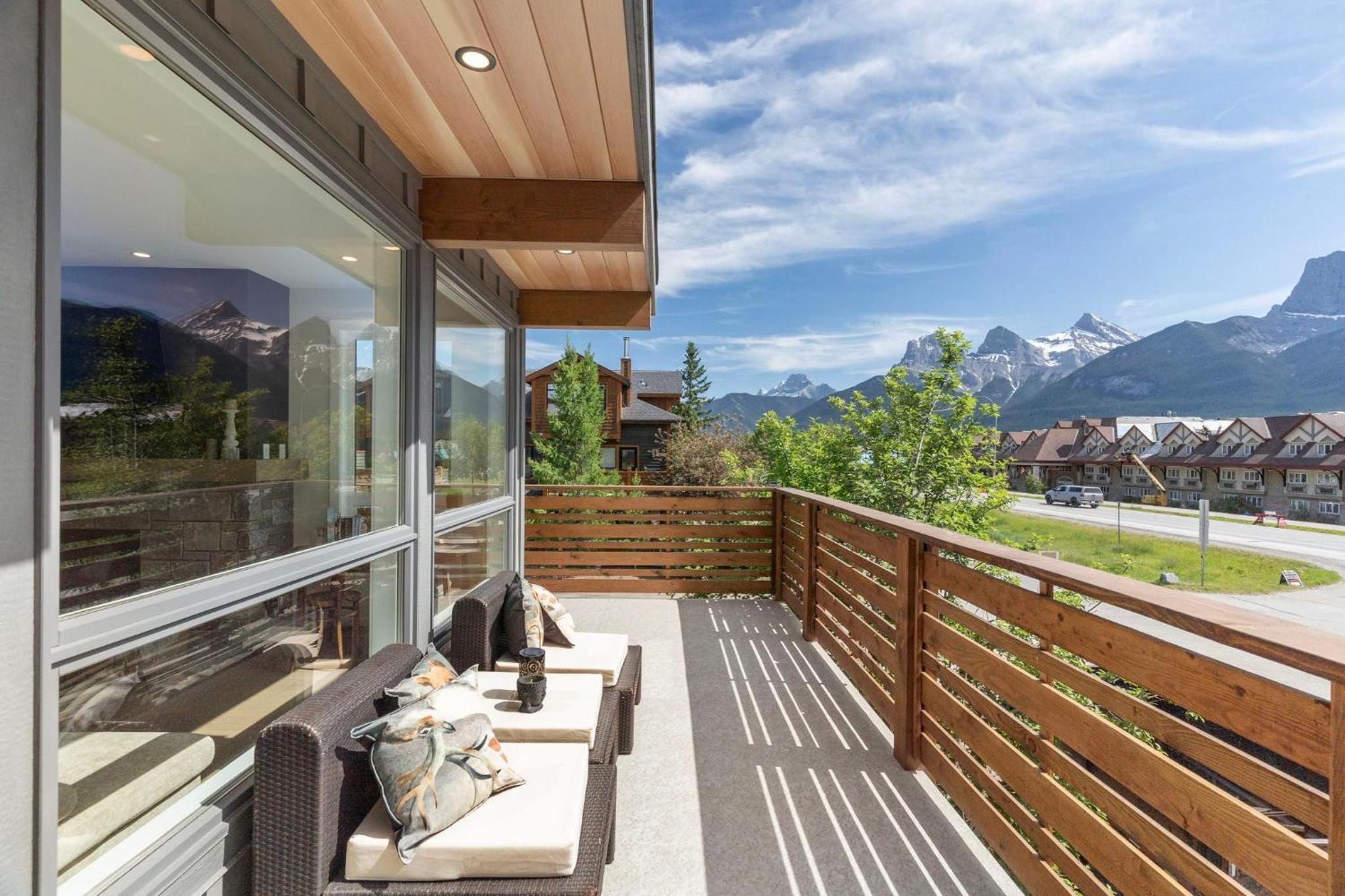 Luxe Retreat by Canadian Rockies Vacation Rentals