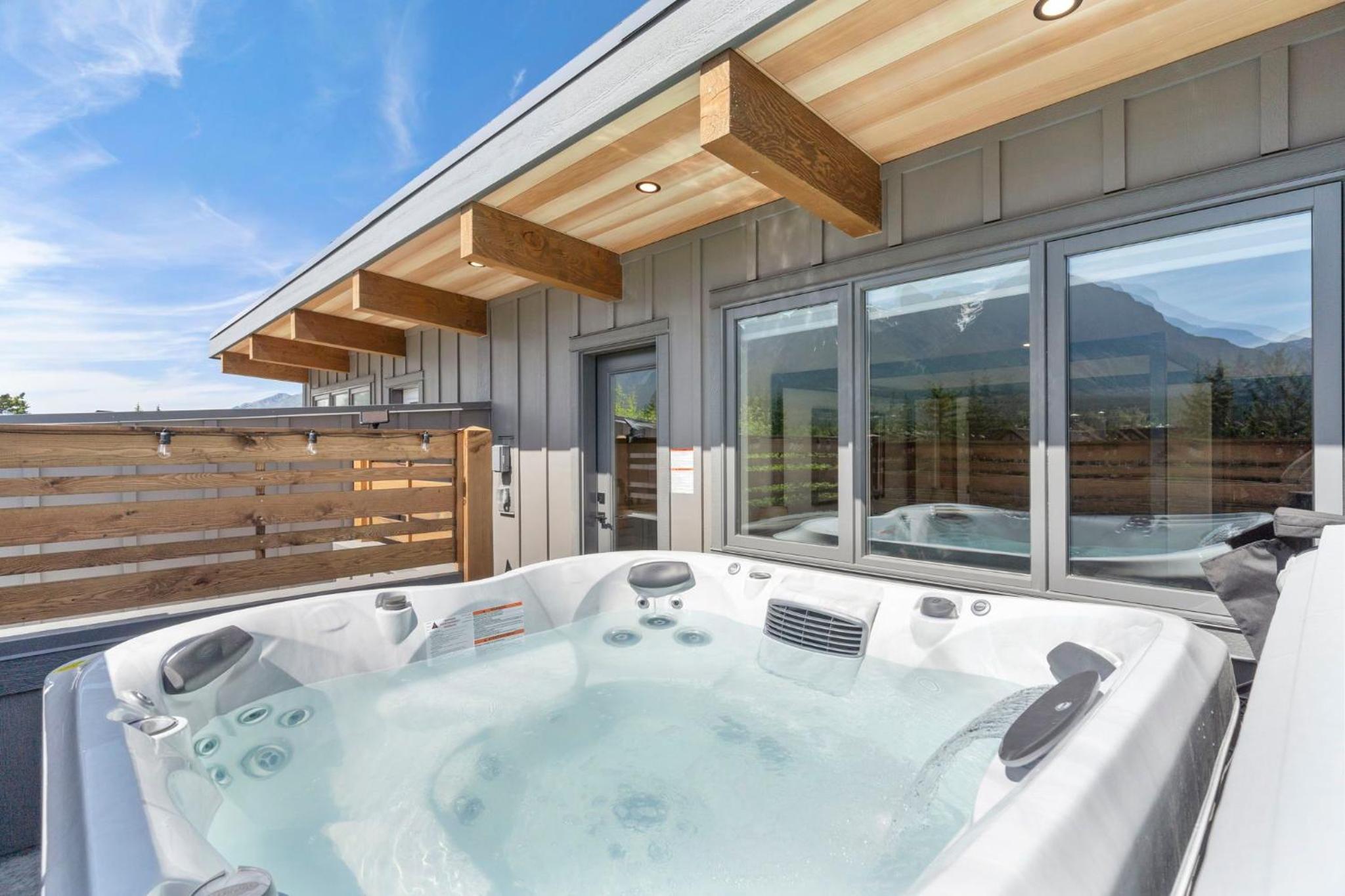 Luxe Retreat by Canadian Rockies Vacation Rentals