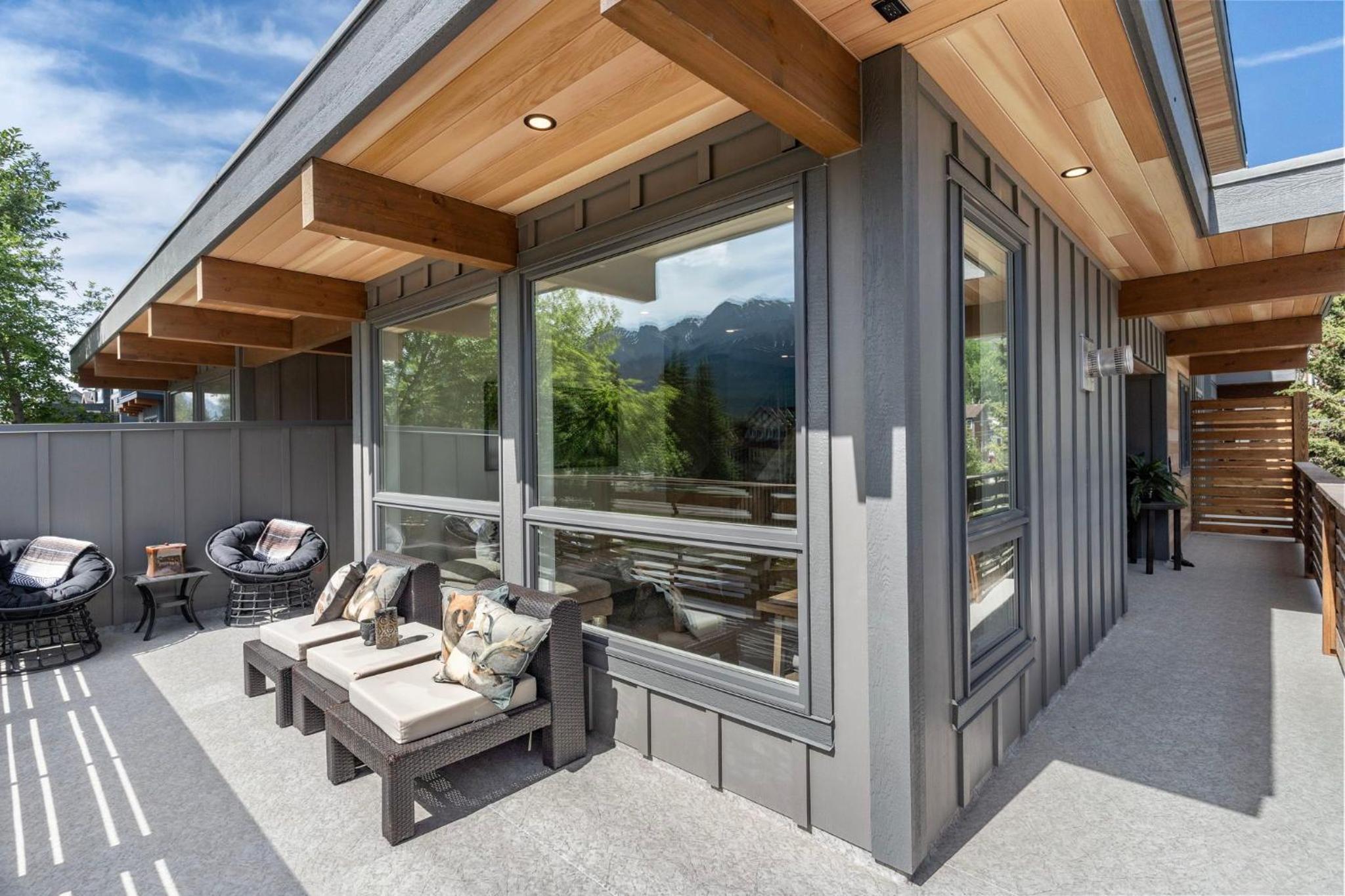 Luxe Retreat by Canadian Rockies Vacation Rentals