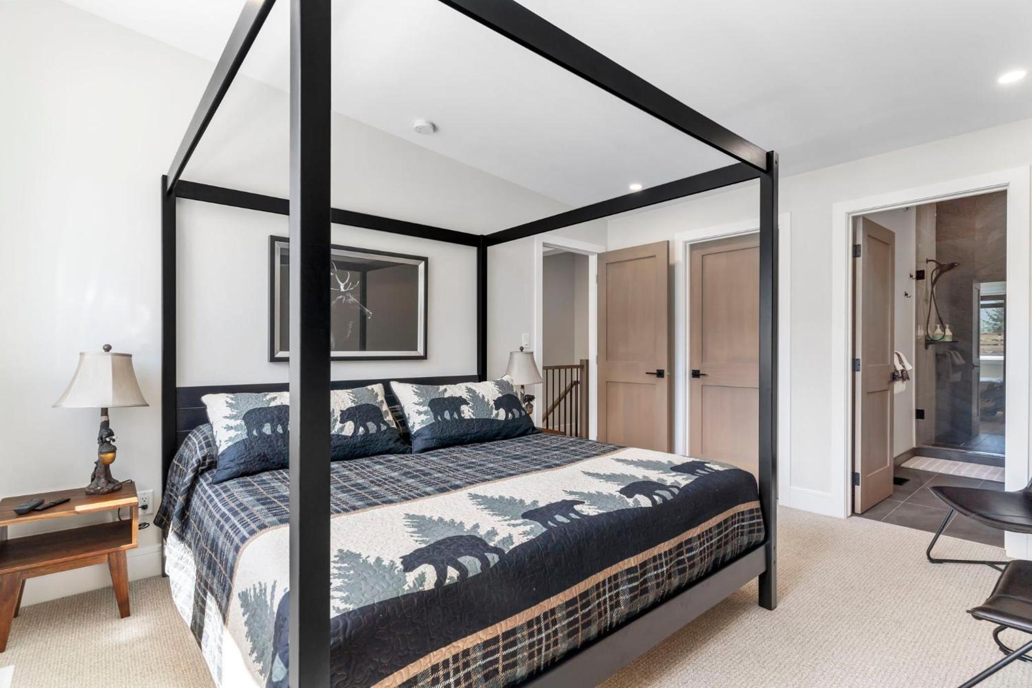 Luxe Retreat by Canadian Rockies Vacation Rentals
