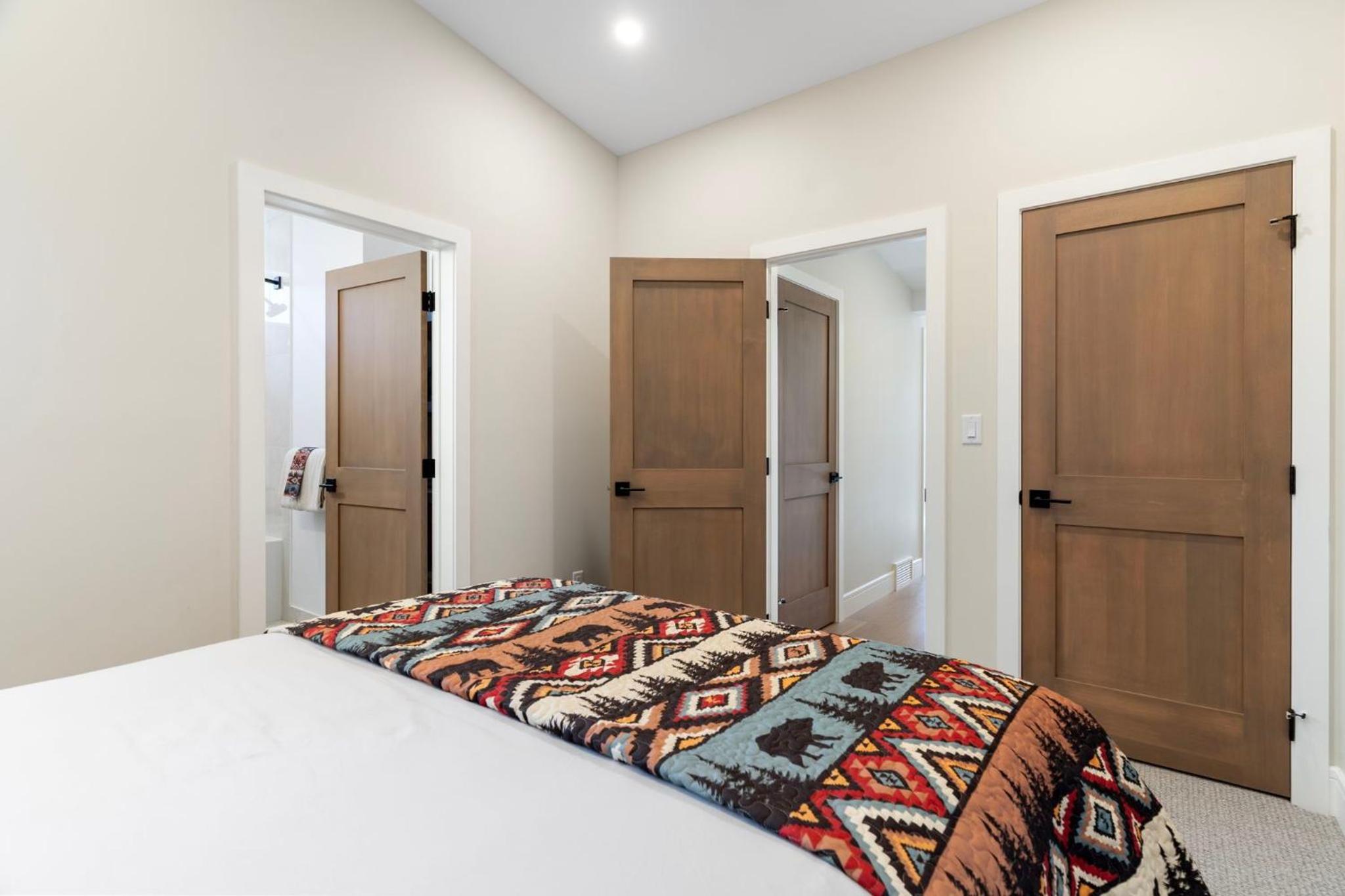 Luxe Retreat by Canadian Rockies Vacation Rentals