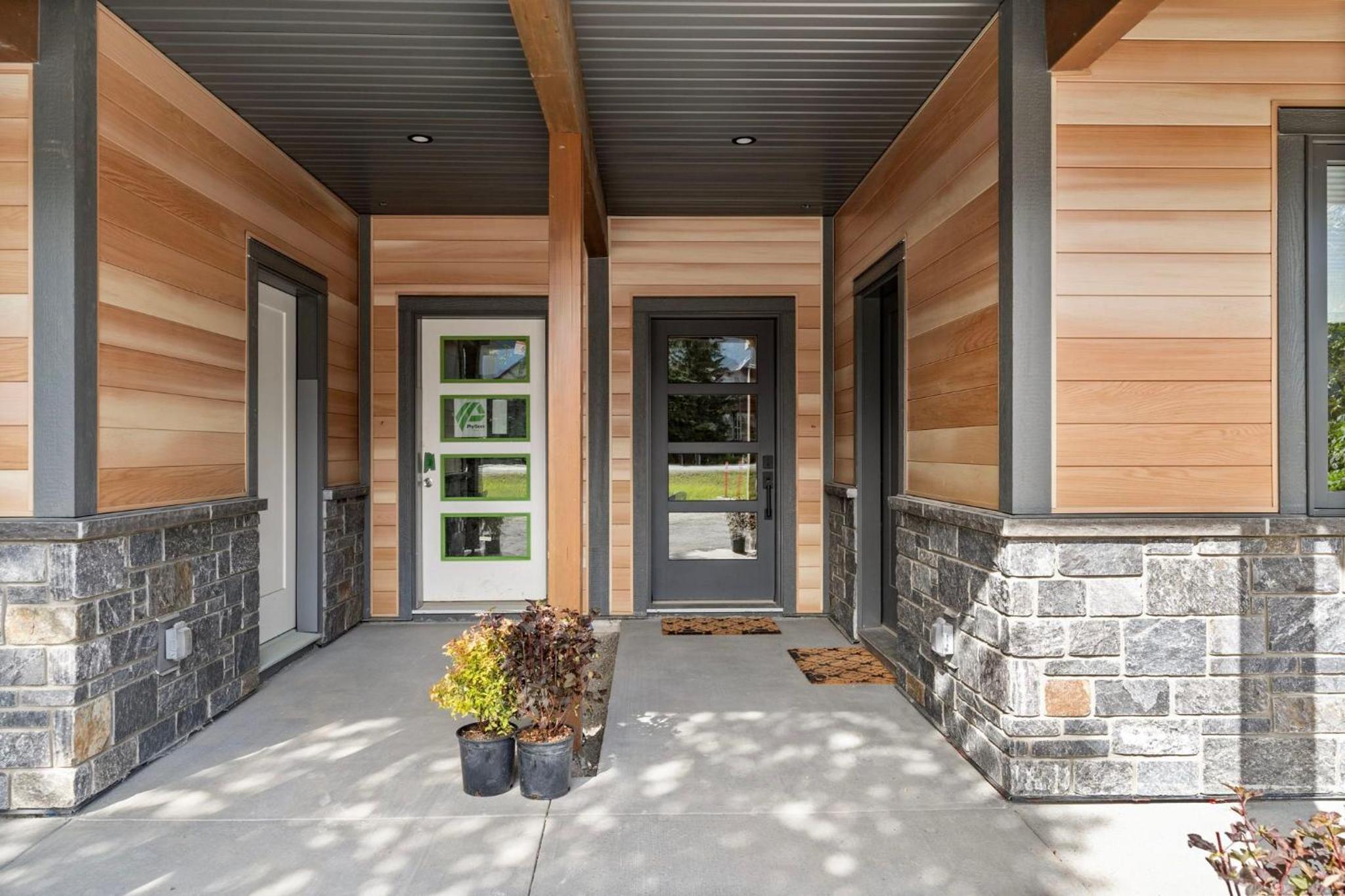 Luxe Retreat by Canadian Rockies Vacation Rentals