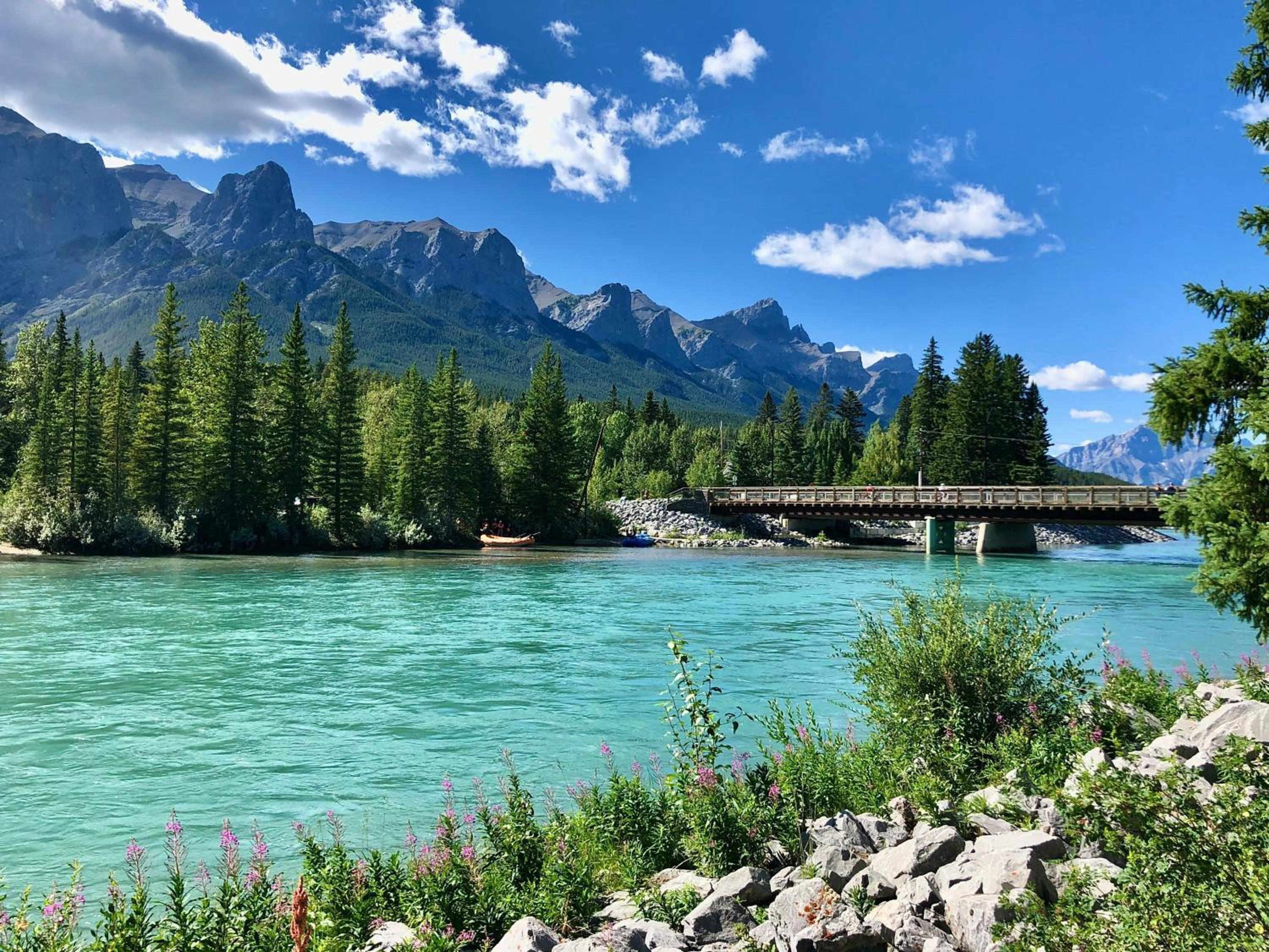 Luxe Retreat by Canadian Rockies Vacation Rentals