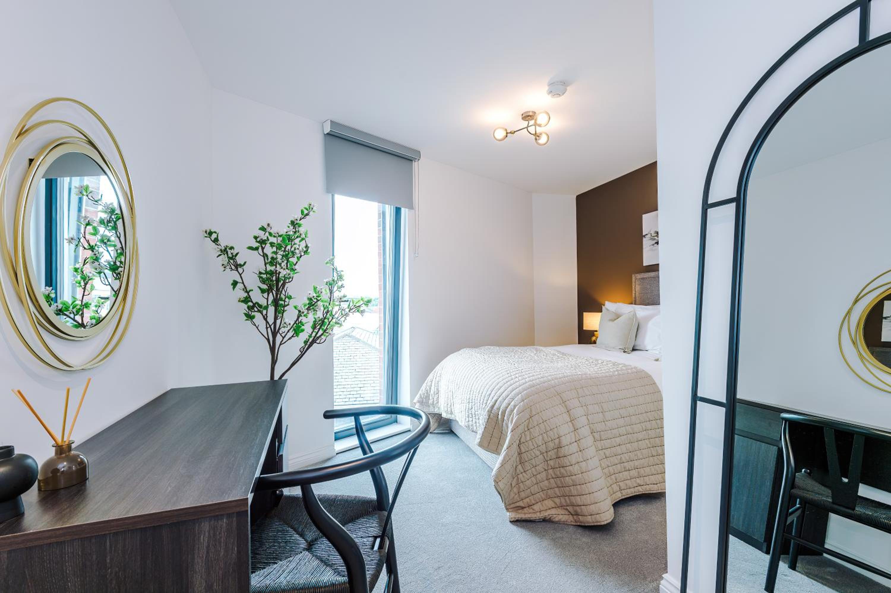 3 Bed Flat - Leeds City Centre - Free Parking view 5
