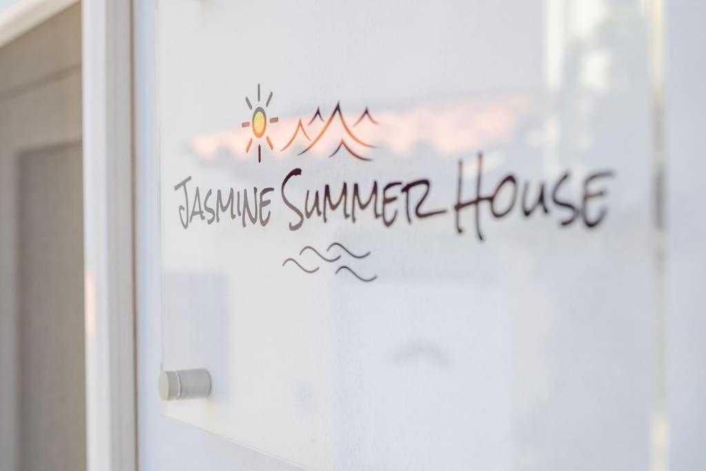 Jasmine Summer House view 3