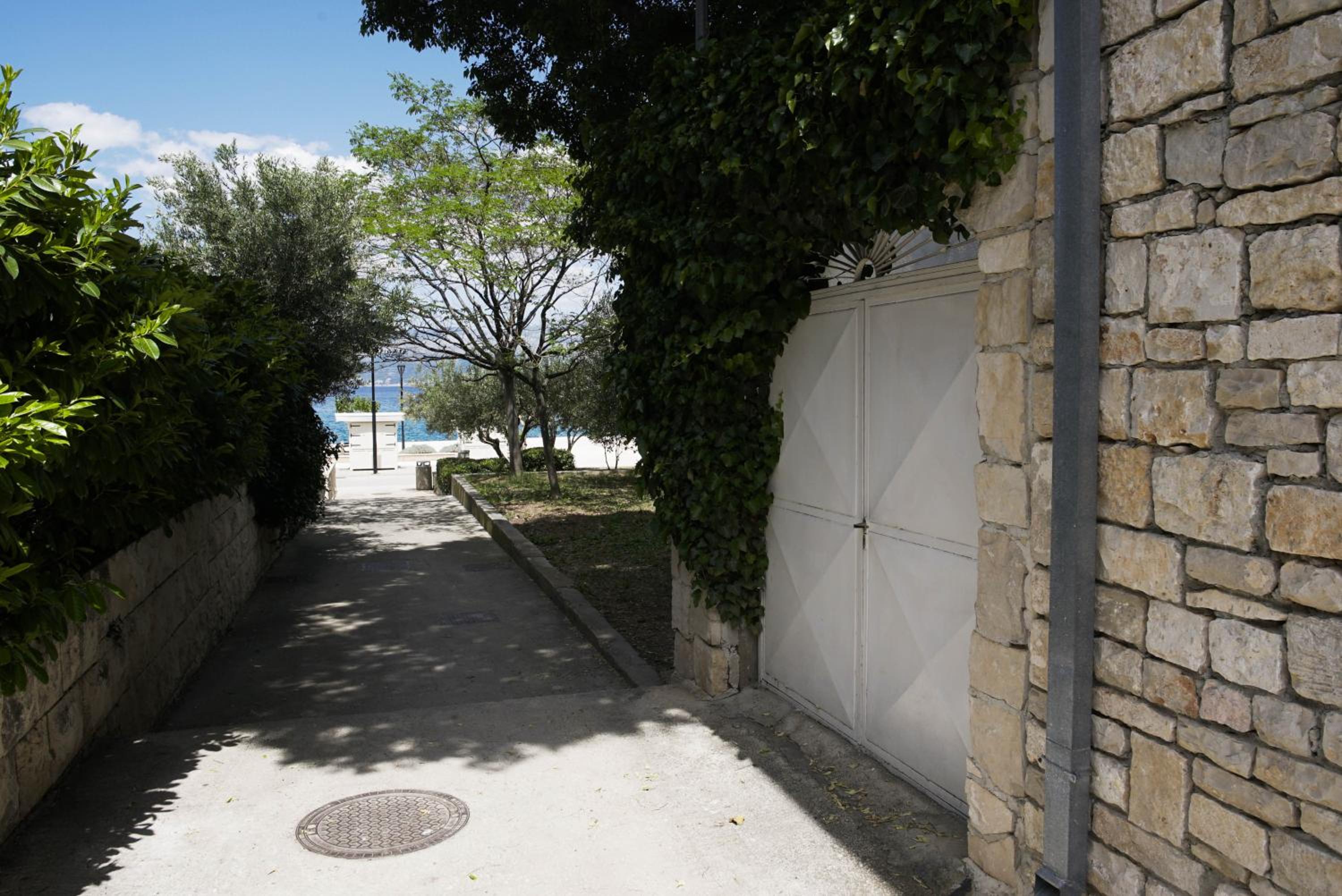 Seaside Apartments