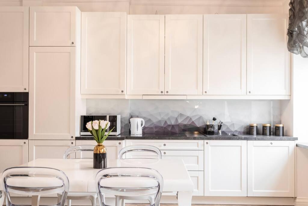 Urban Chic -One Bedroom Apartment - Warsaw Stays - Podwale