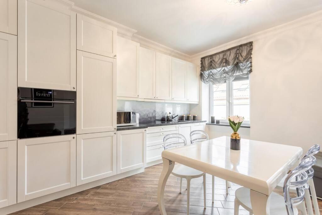Urban Chic -One Bedroom Apartment - Warsaw Stays - Podwale