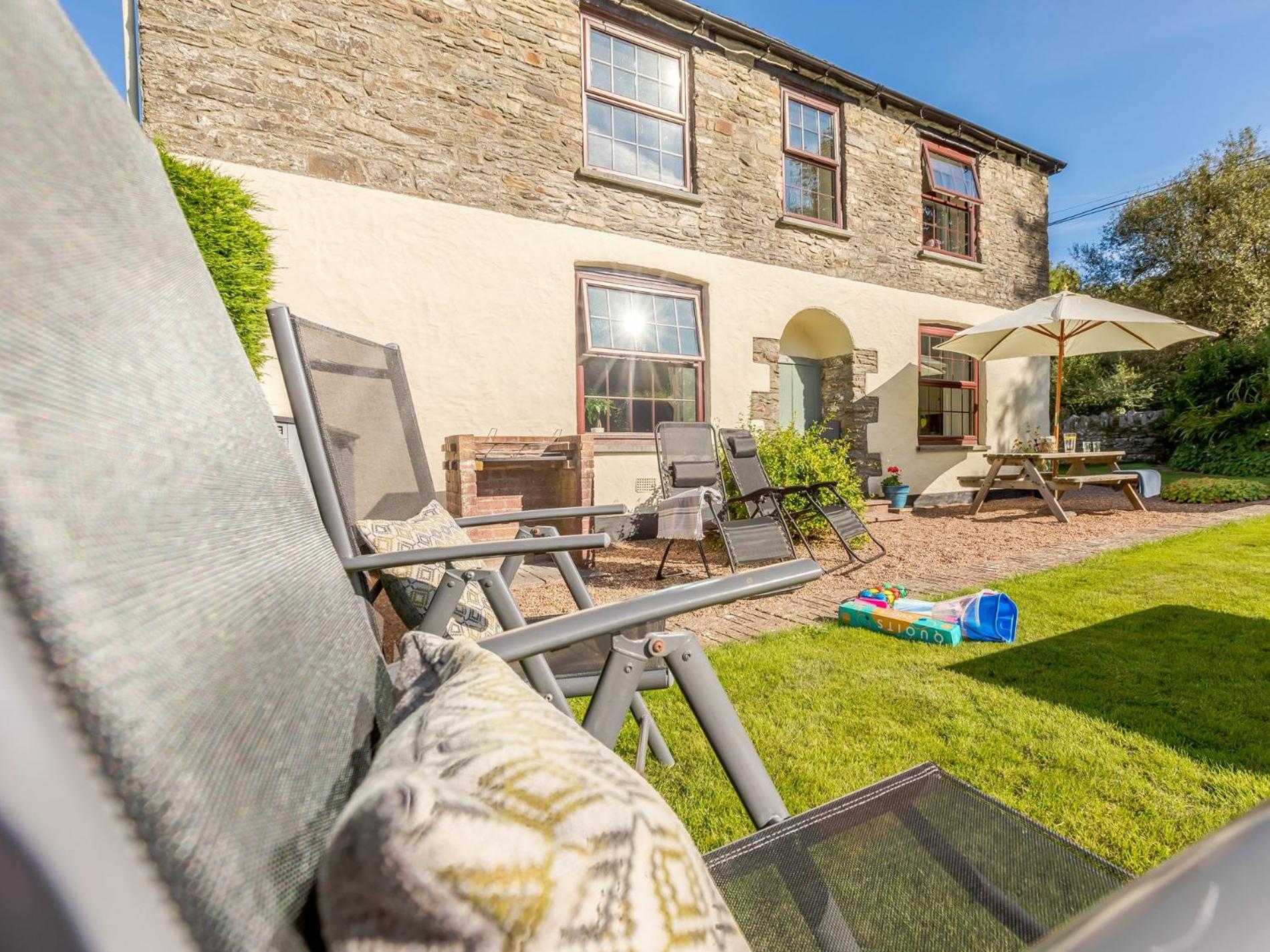 3 Bed in Barnstaple oc-bdown view 3