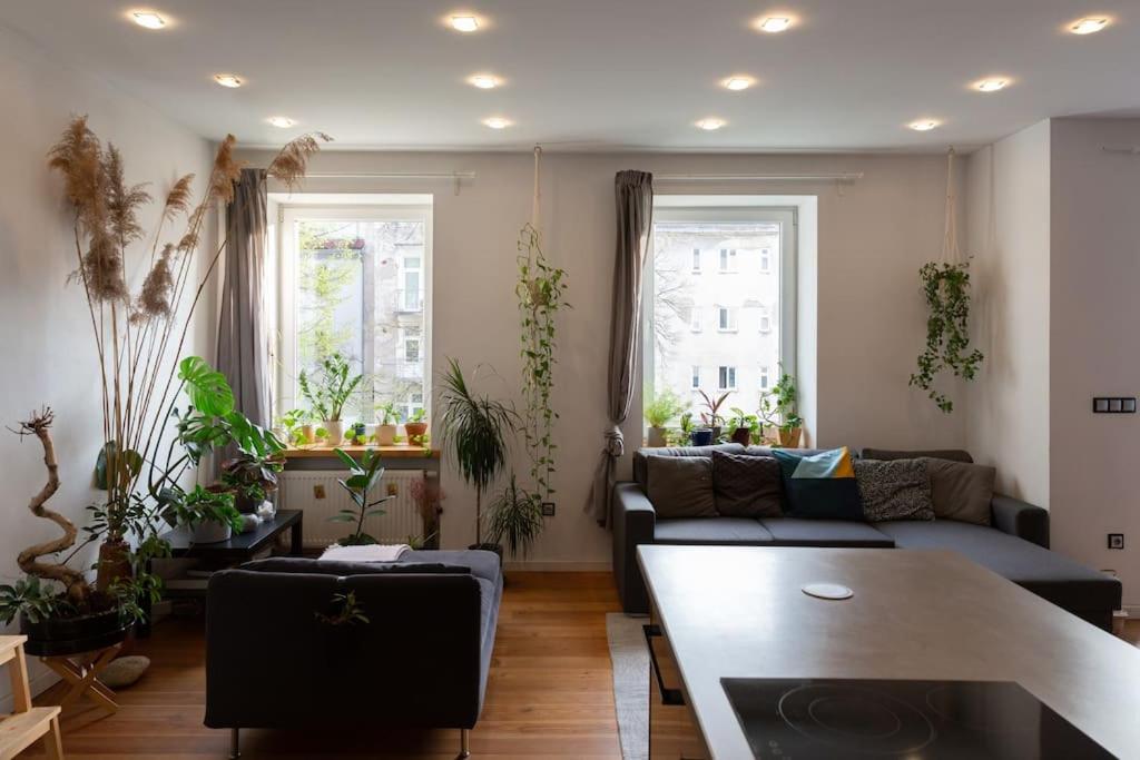 EverGreen - Design & Spacious Old Town Apartment with AC, 1,5 Bath, Family-Friendly view 3