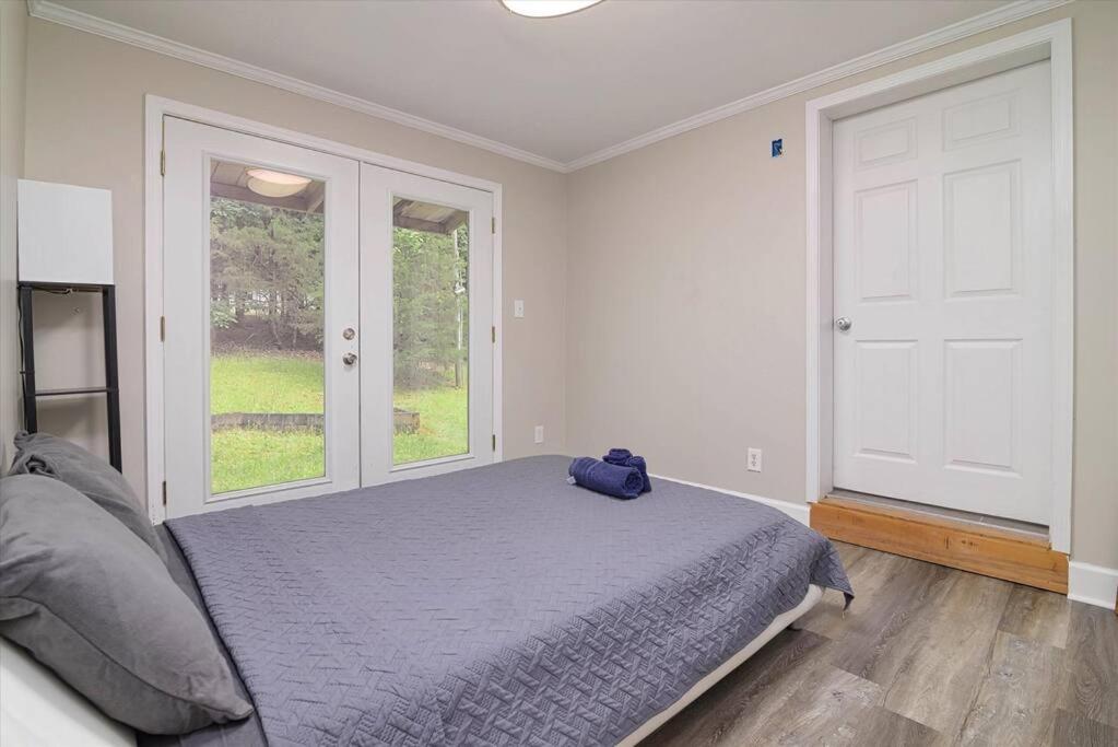 Cozy Party House in the woods - Property Image 1