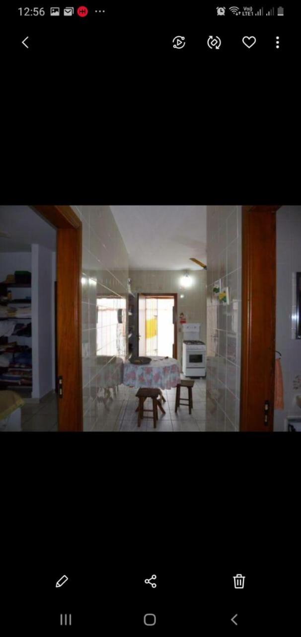 Linda casa com piscina à 3min da Praia caminhando