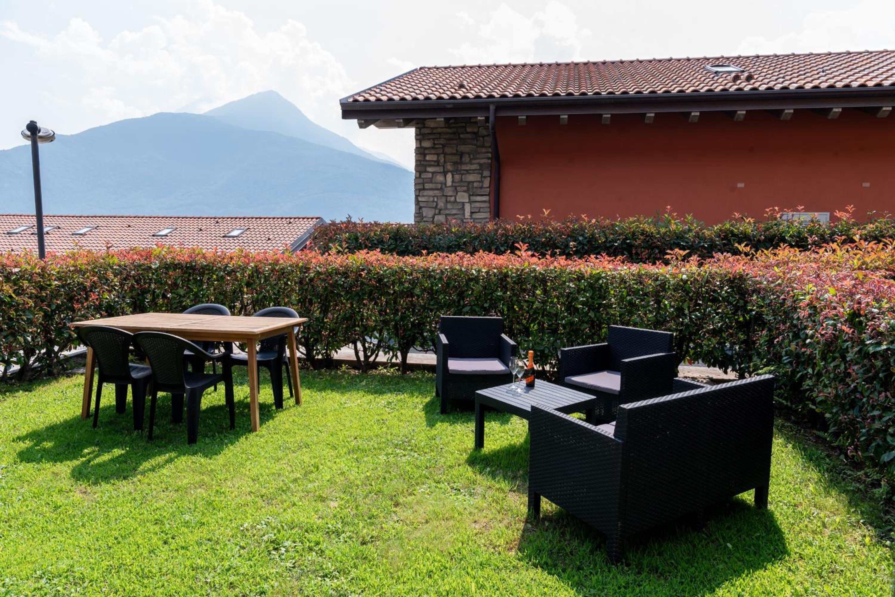 Sant'Anna Villetta Giardino - Pianello del Lario by LoveComo