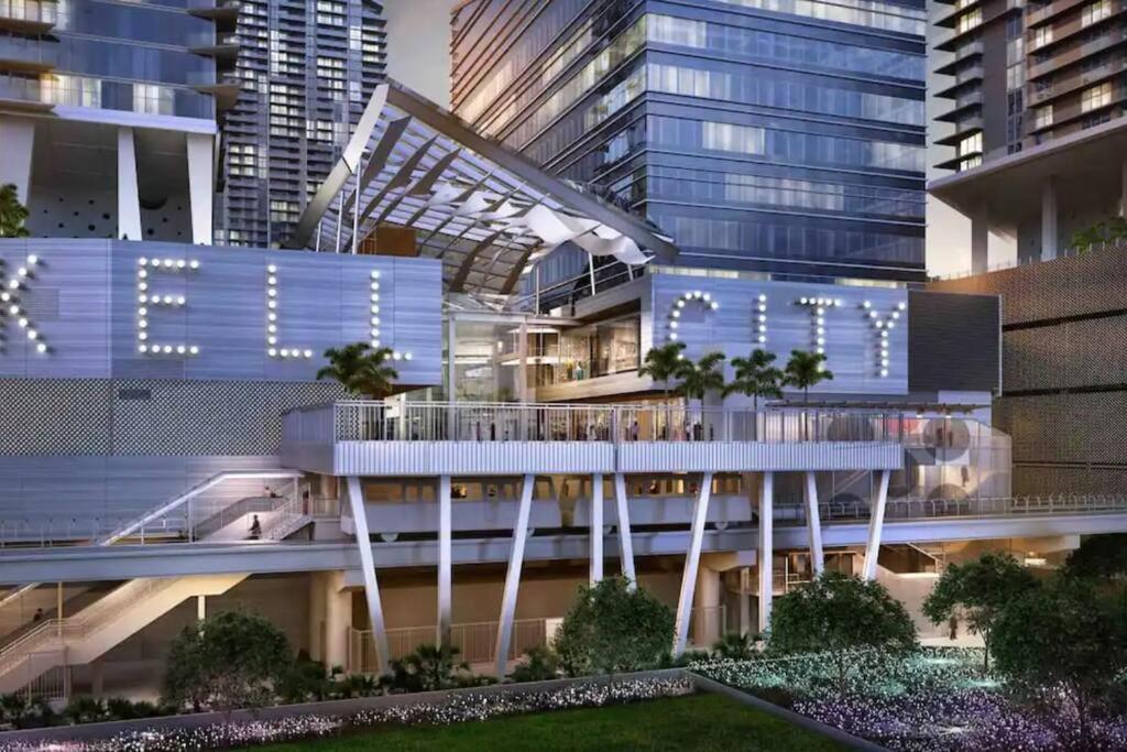 2 bed condo, Queen sofa bed Brickell, Free Parking, Pool, Gym