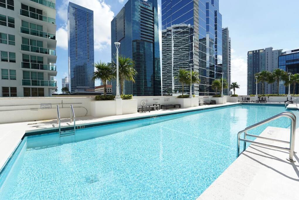 2 bed condo, Queen sofa bed Brickell, Free Parking, Pool, Gym